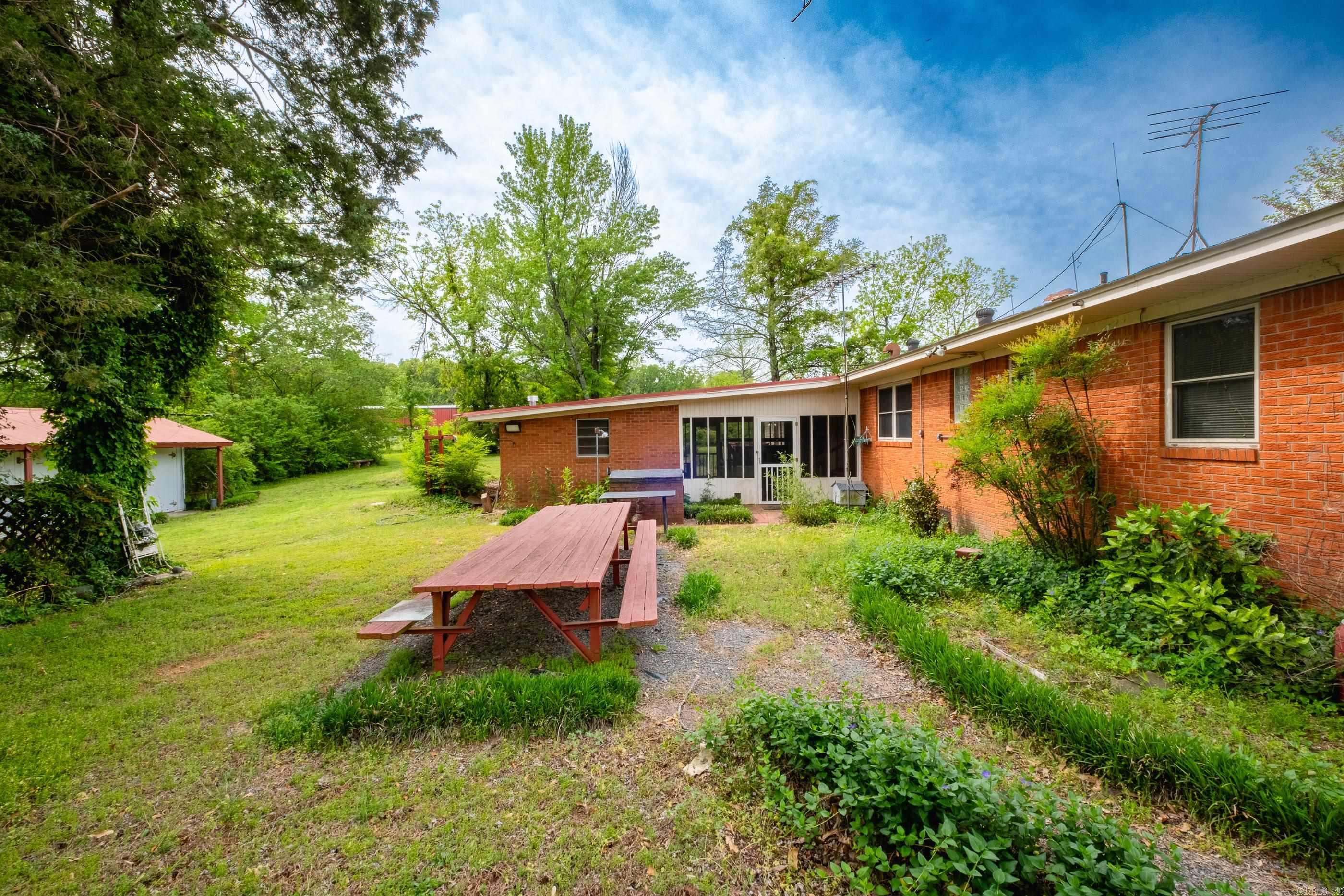 4976 Hwy 9