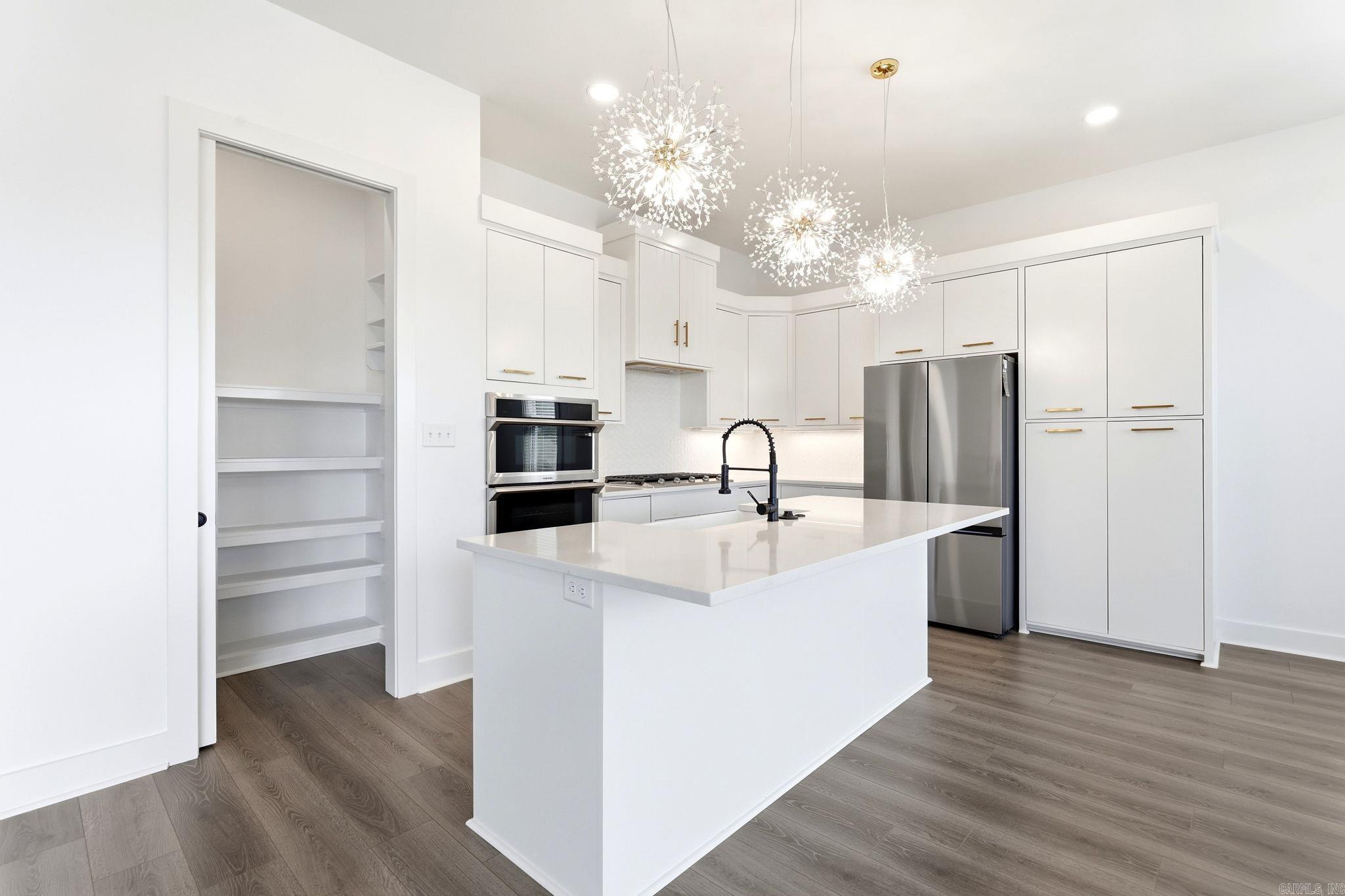 83 Tournay Circle