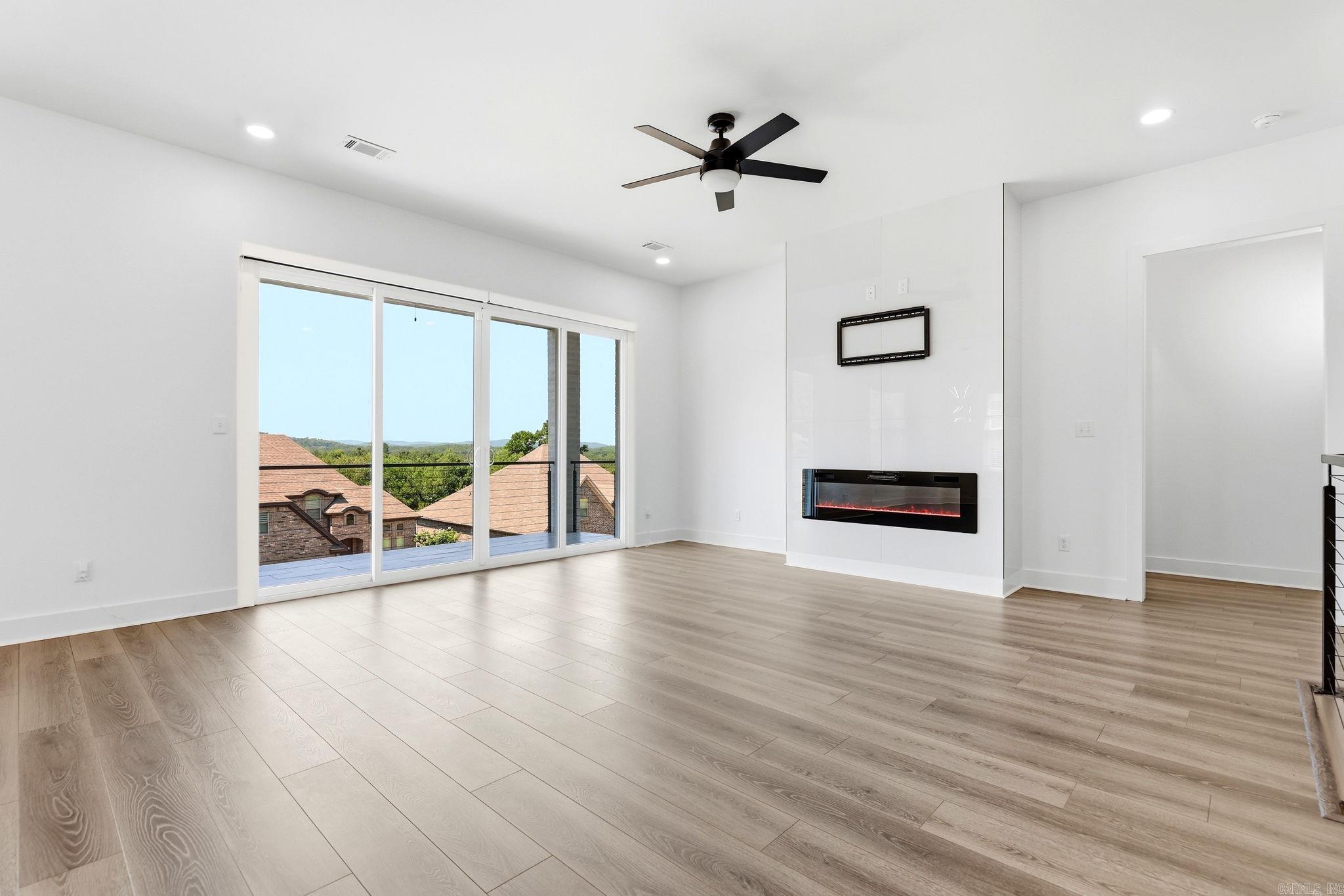 83 Tournay Circle