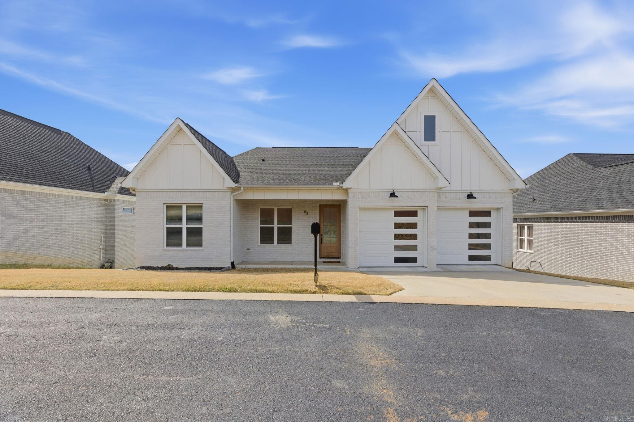 83 Tournay Circle