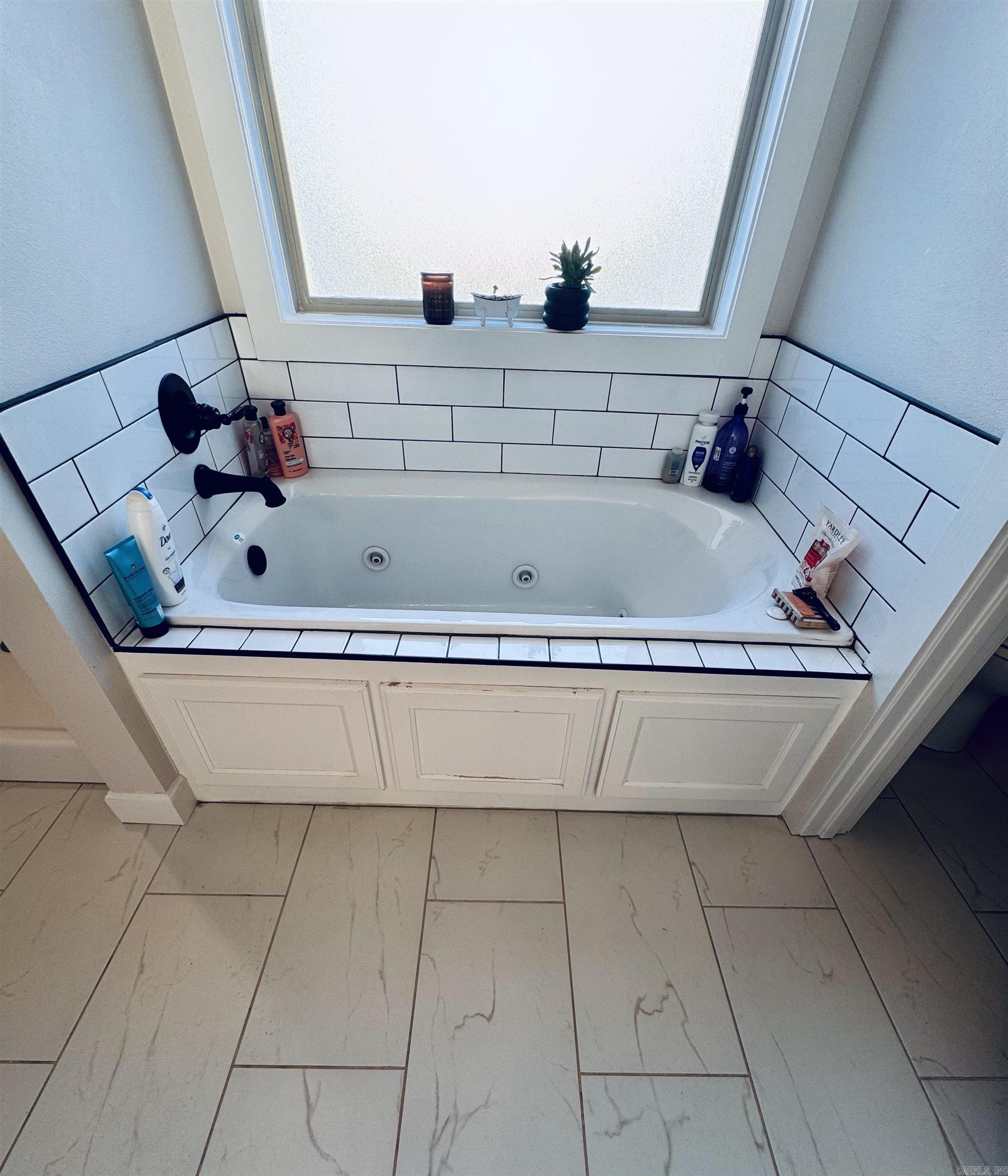222 Promenade Cir