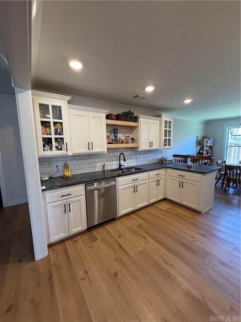 222 Promenade Cir
