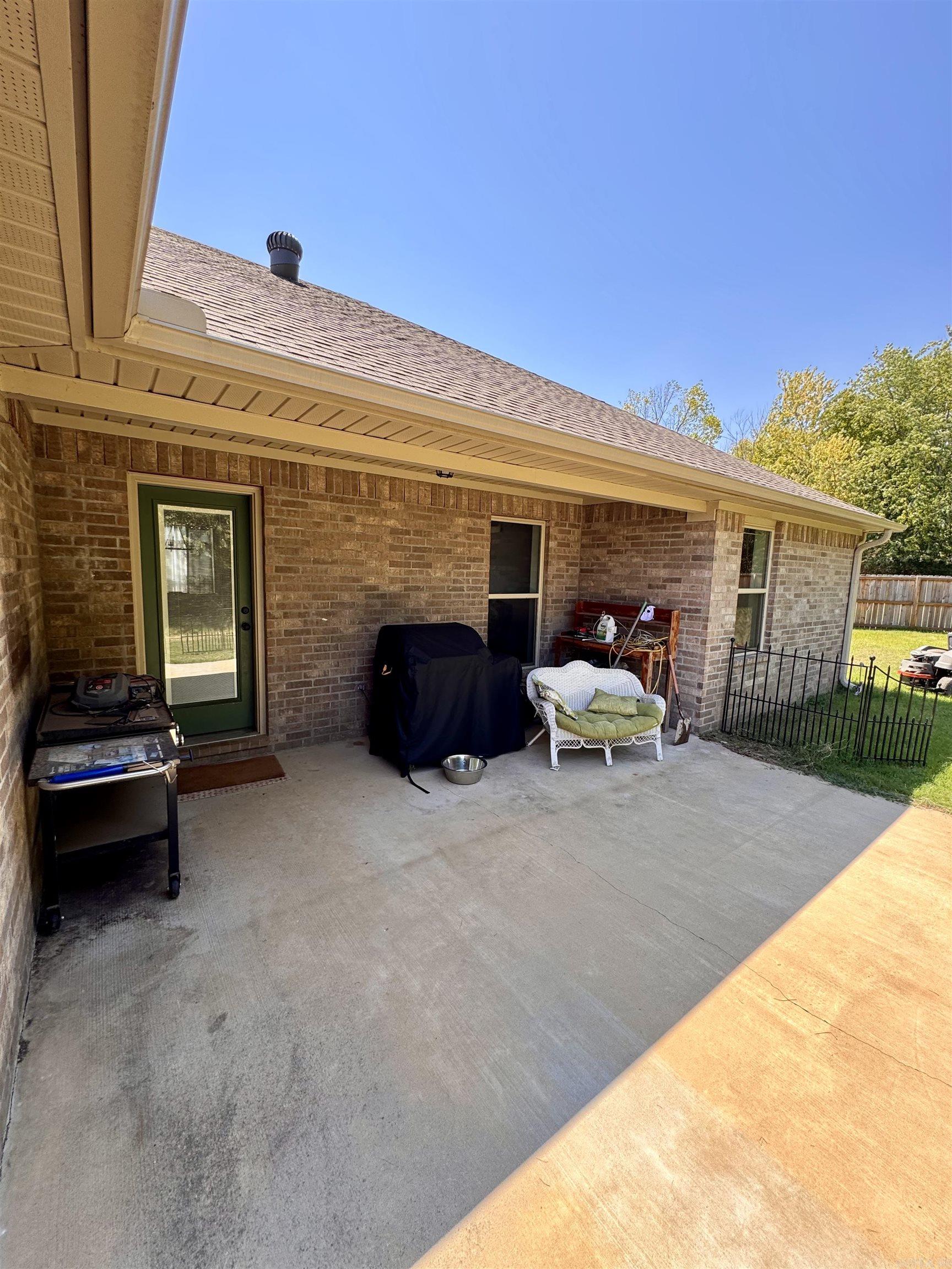 222 Promenade Cir