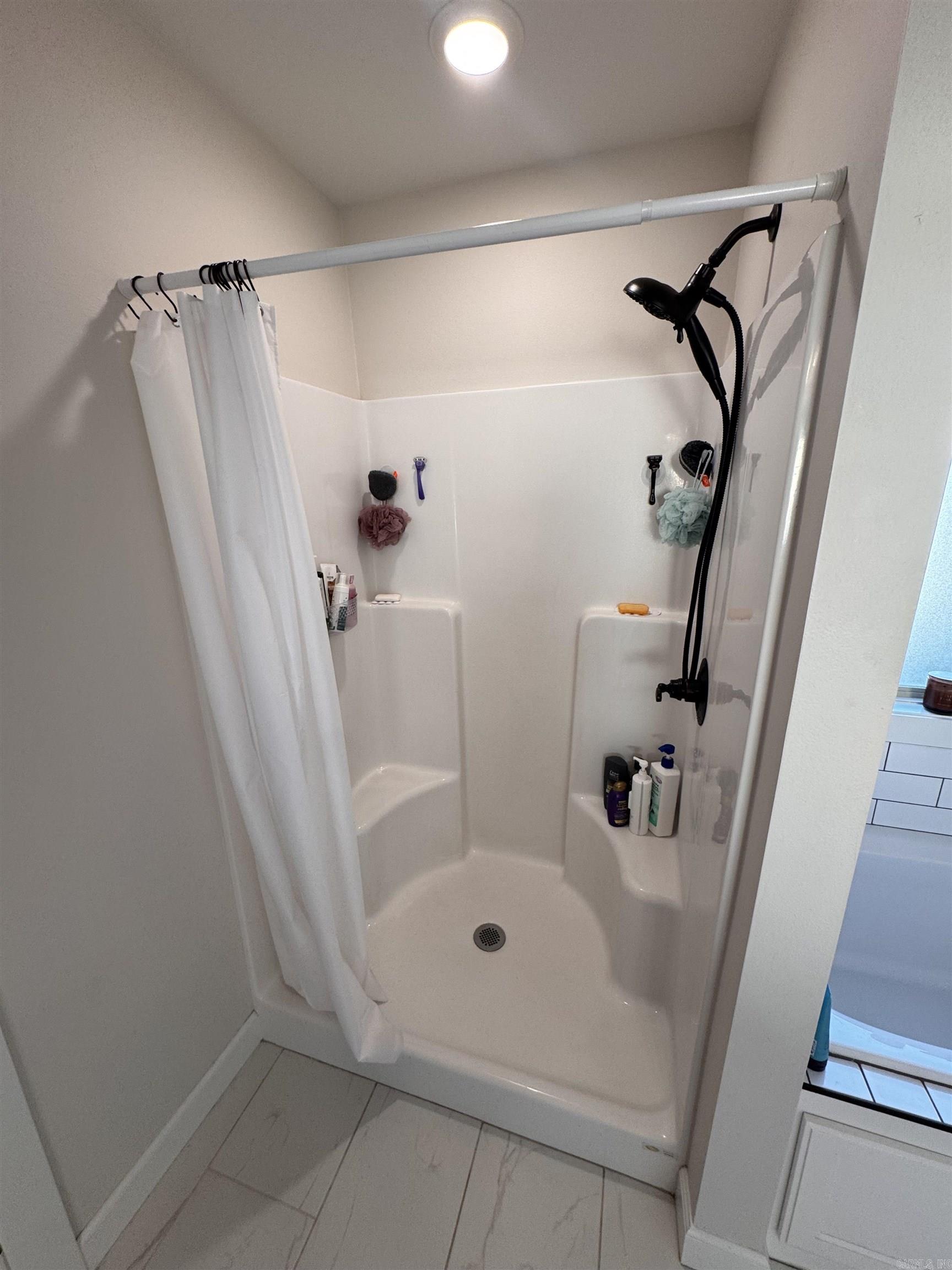 222 Promenade Cir