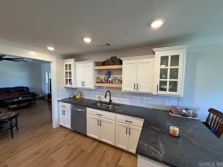 222 Promenade Cir