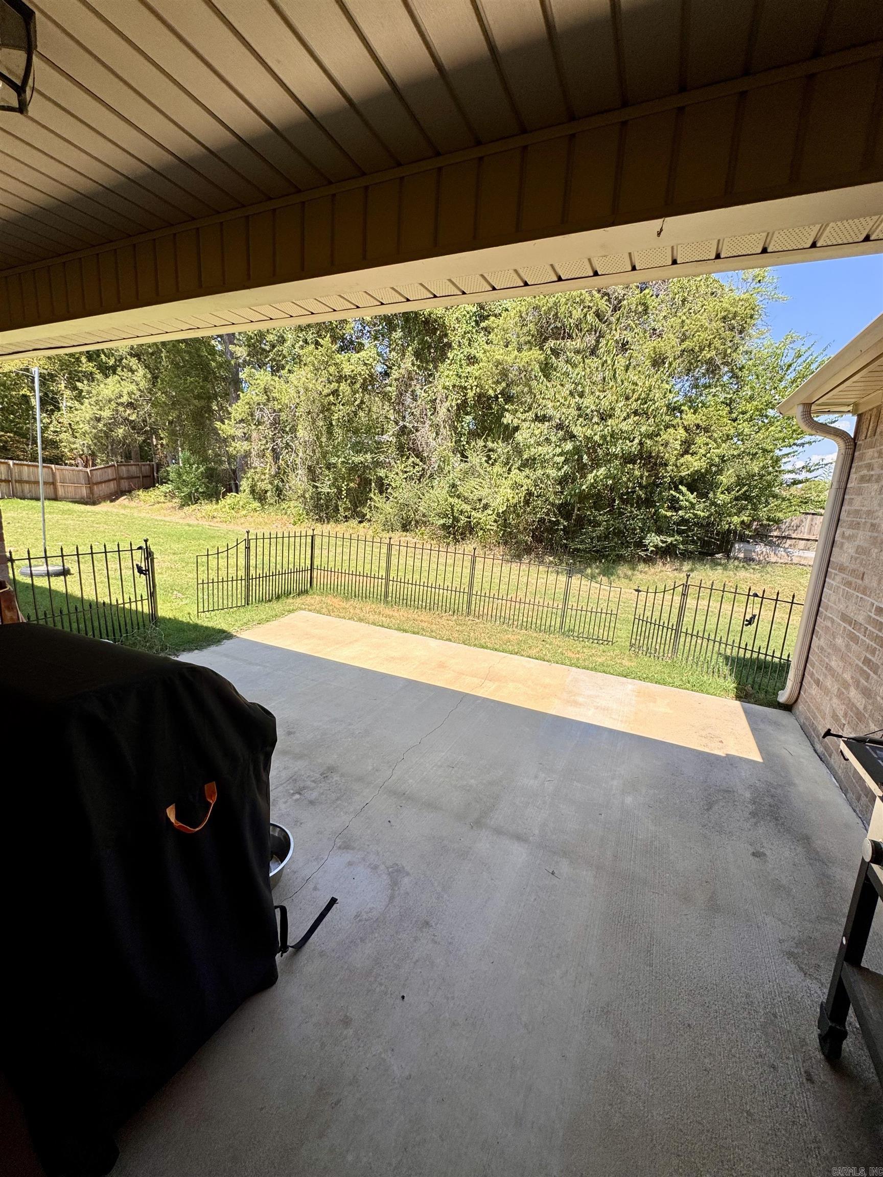 222 Promenade Cir