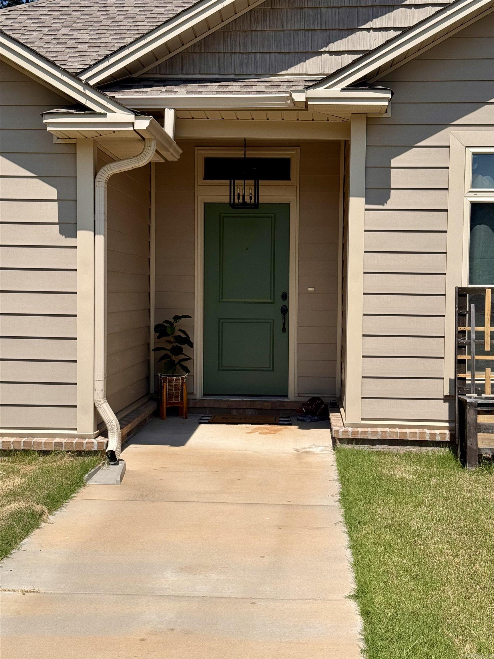 222 Promenade Cir