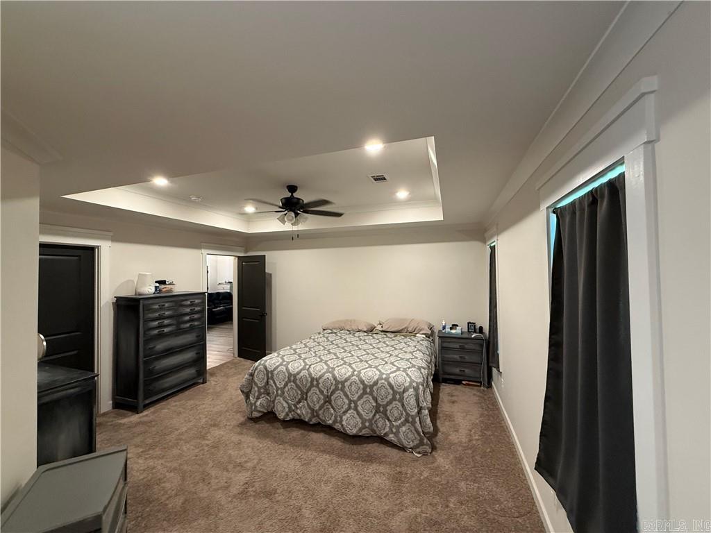 222 Promenade Cir