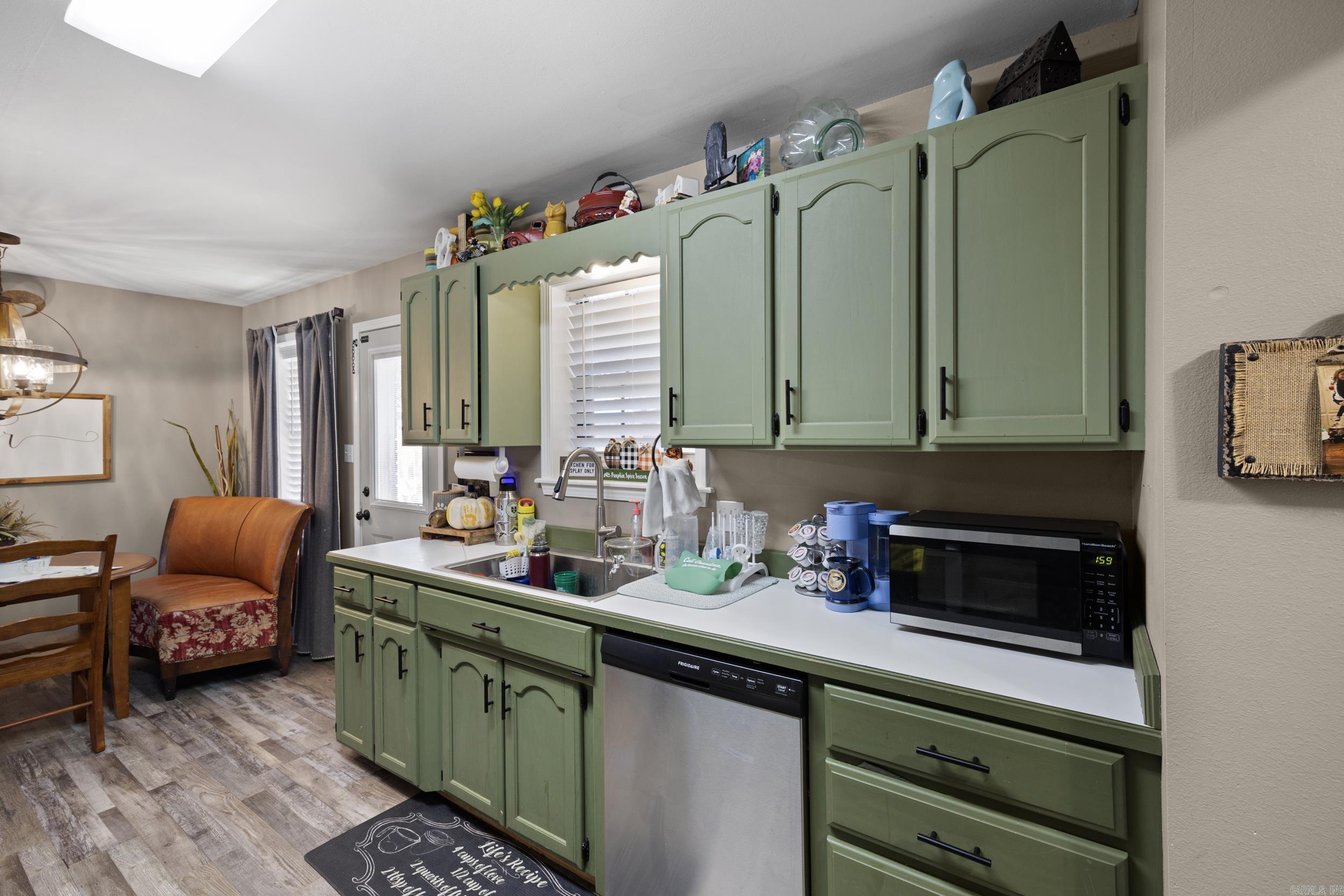 2111 S Ithaca Ave