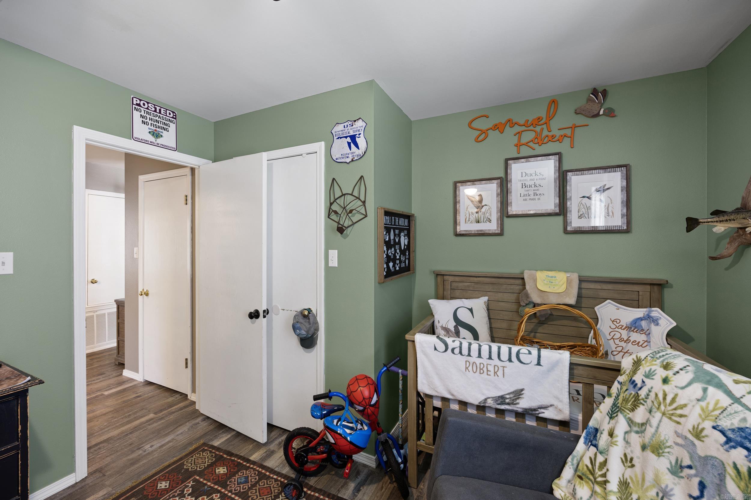 2111 S Ithaca Ave
