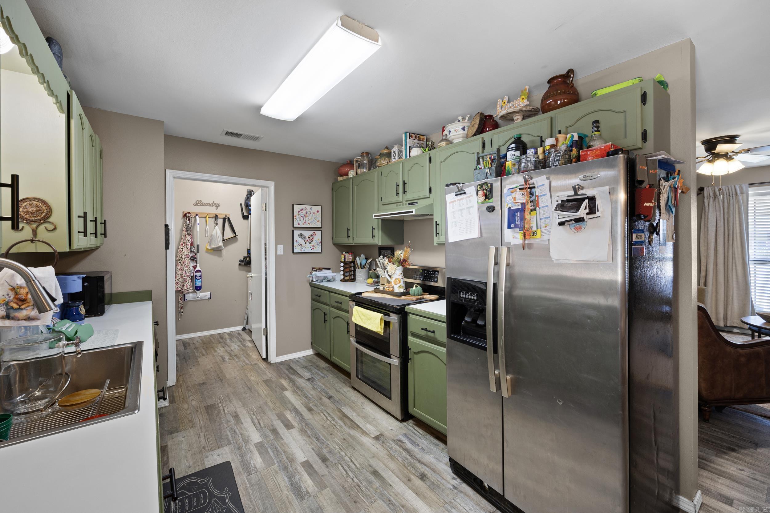 2111 S Ithaca Ave