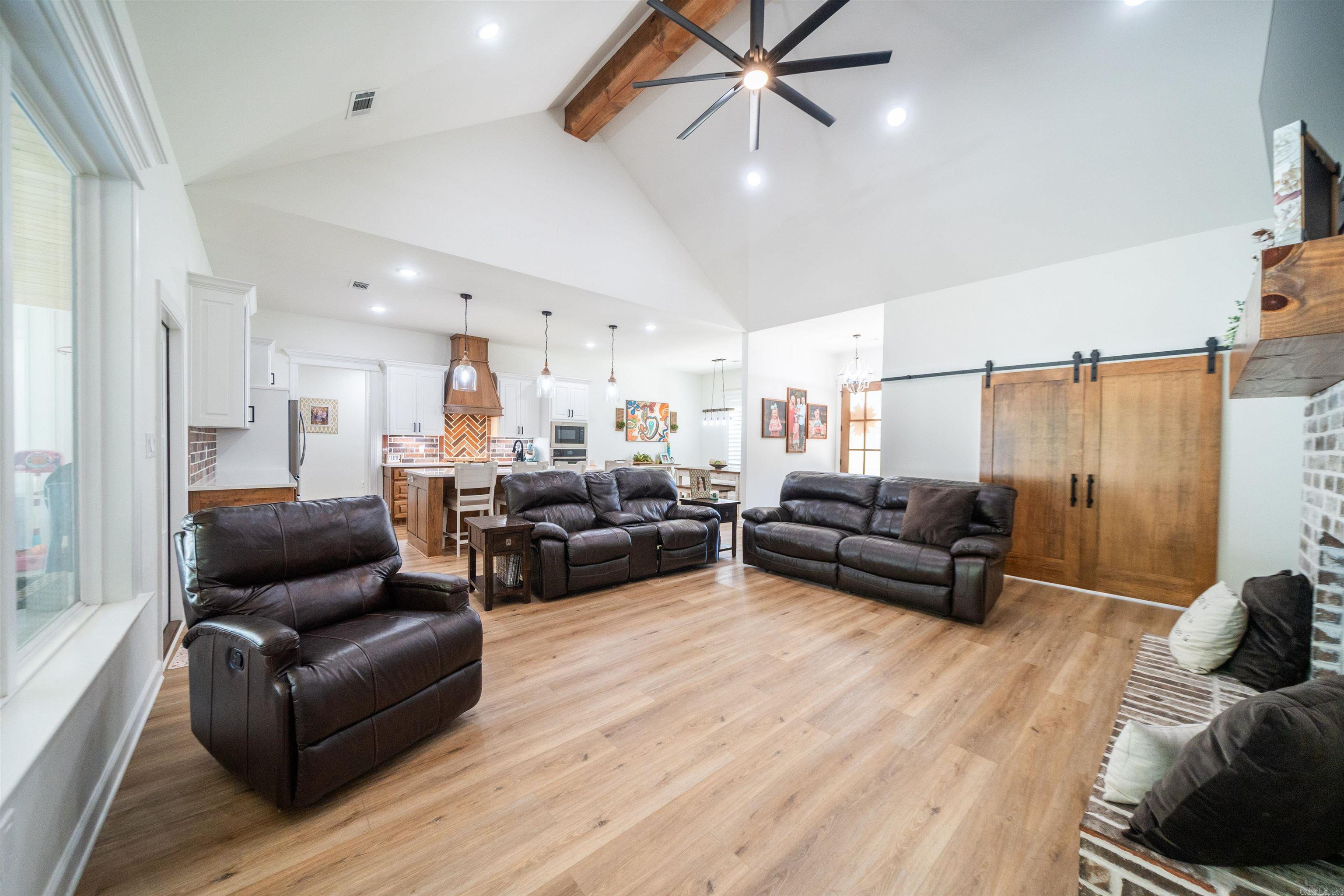 1084 Mahoney Road