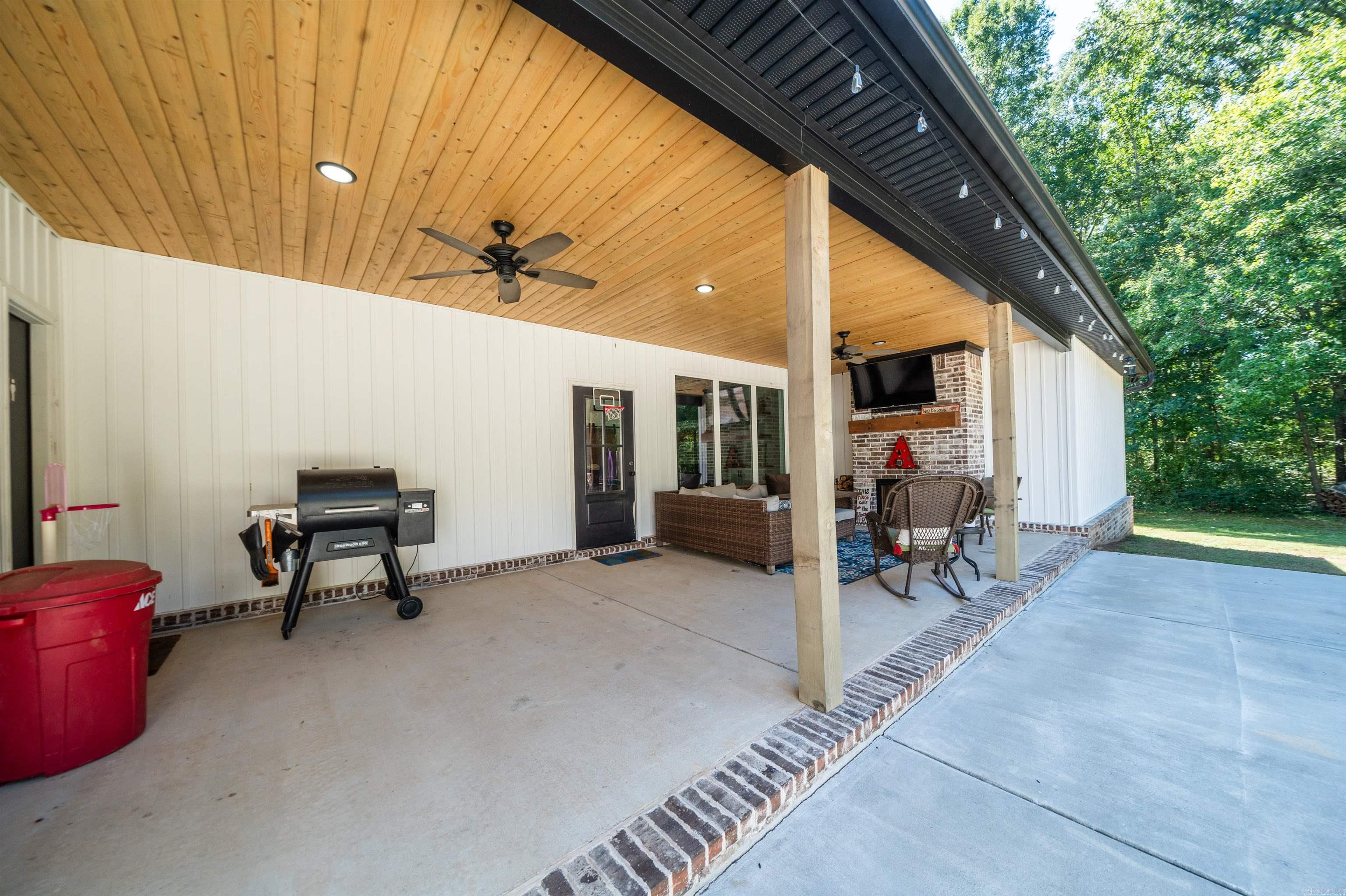 1084 Mahoney Road