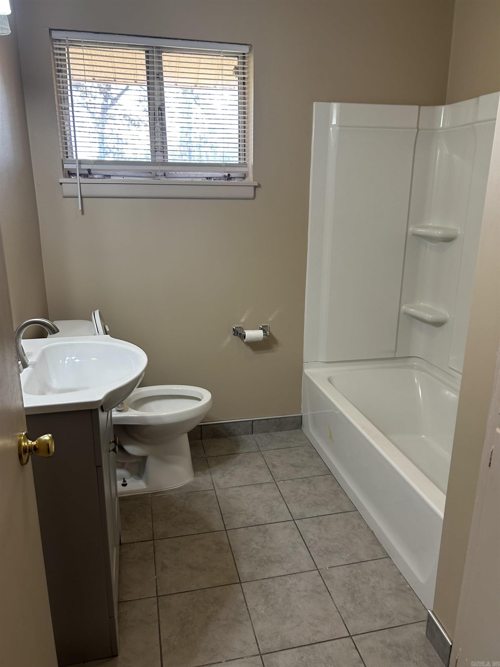 39 Broadmoor Dr