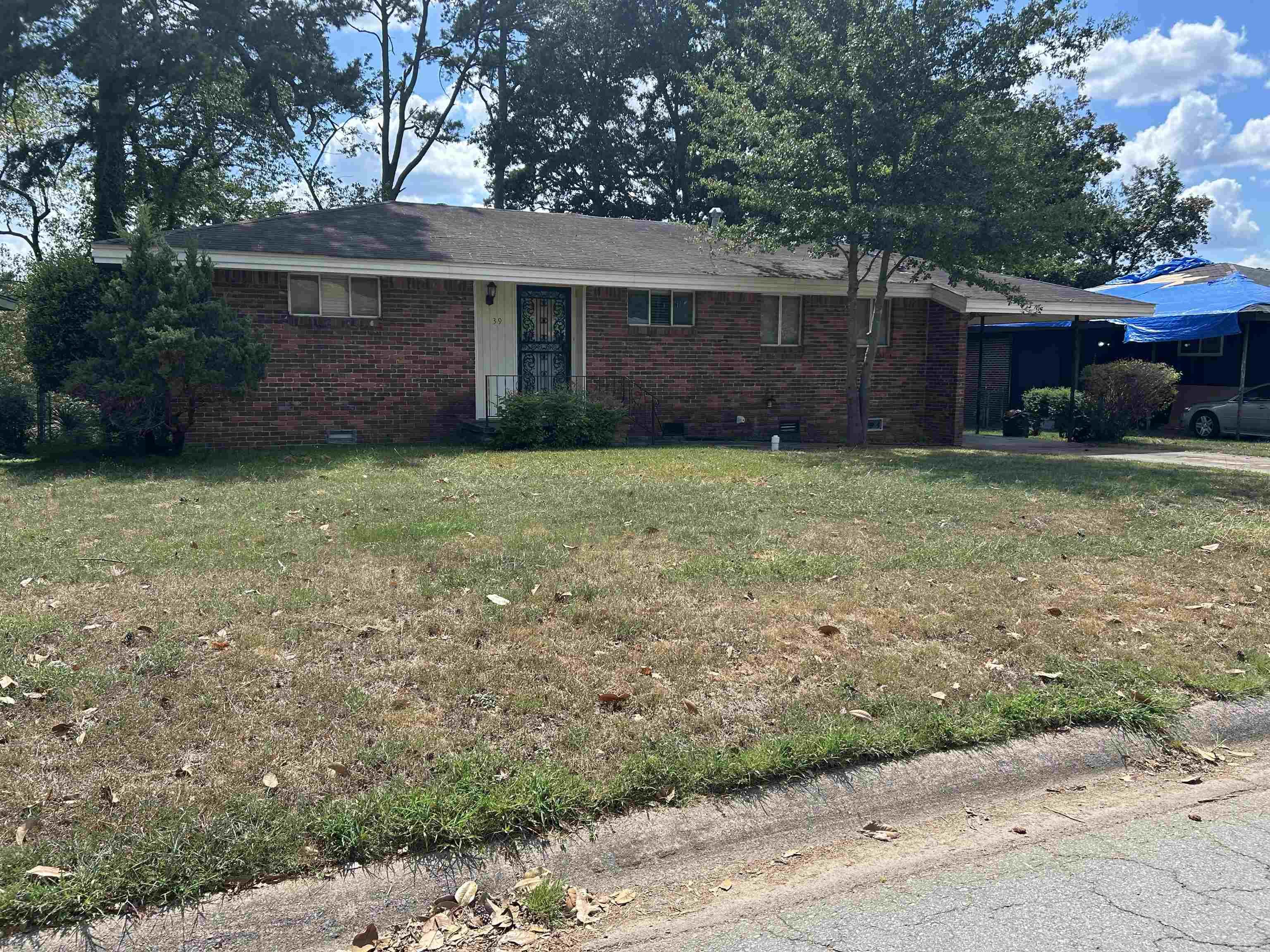 39 Broadmoor Dr