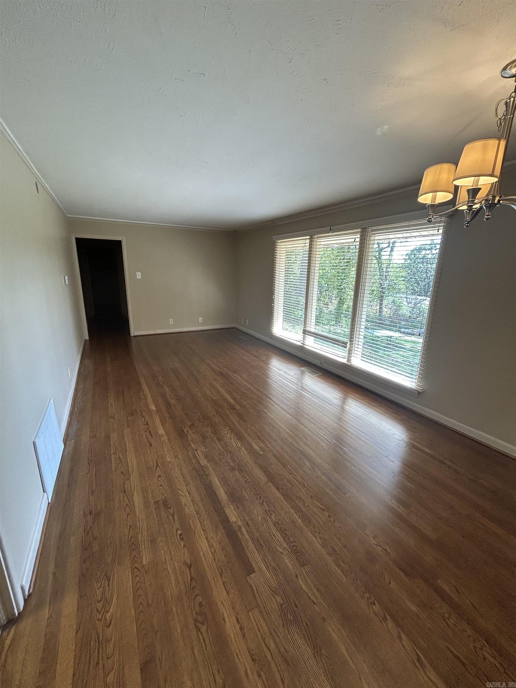 39 Broadmoor Dr