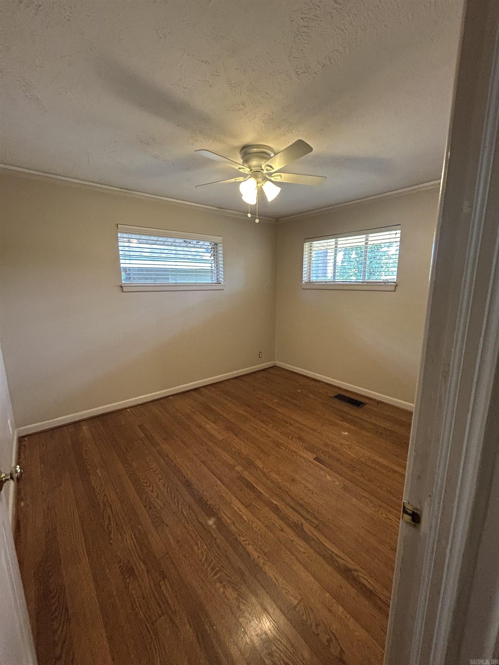 39 Broadmoor Dr