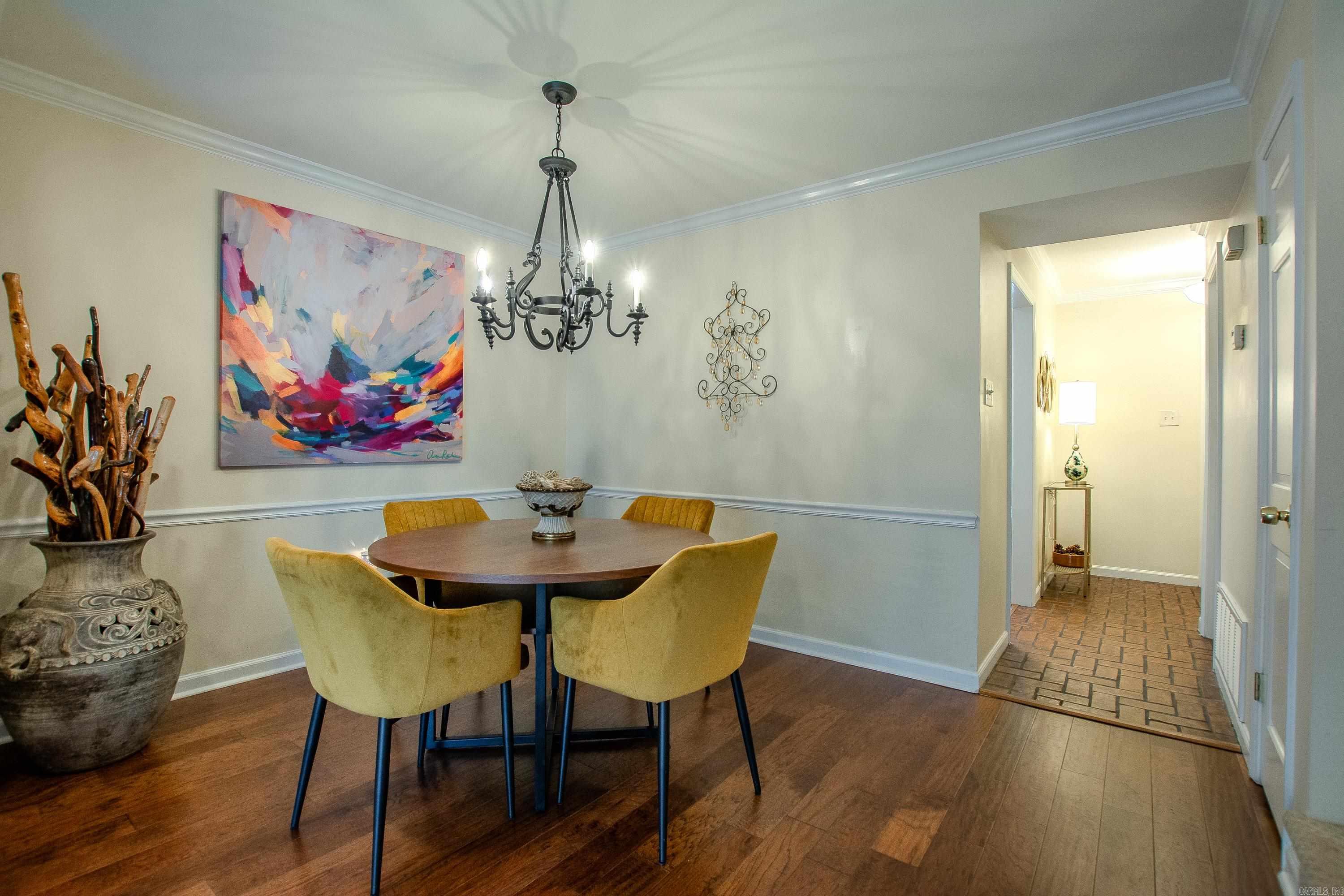 8 Kingsbridge Way Unit: Apt 8