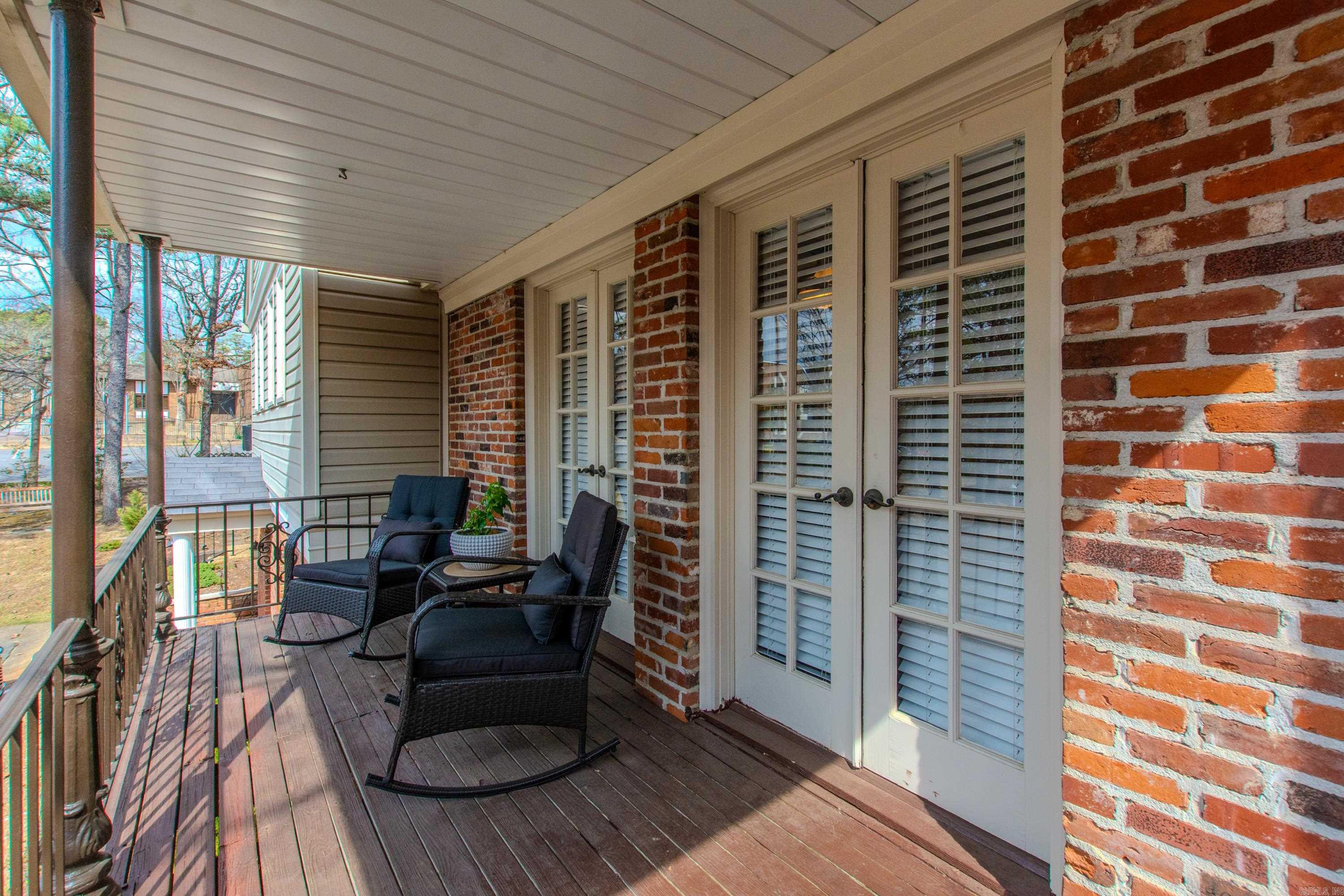 8 Kingsbridge Way Unit: Apt 8