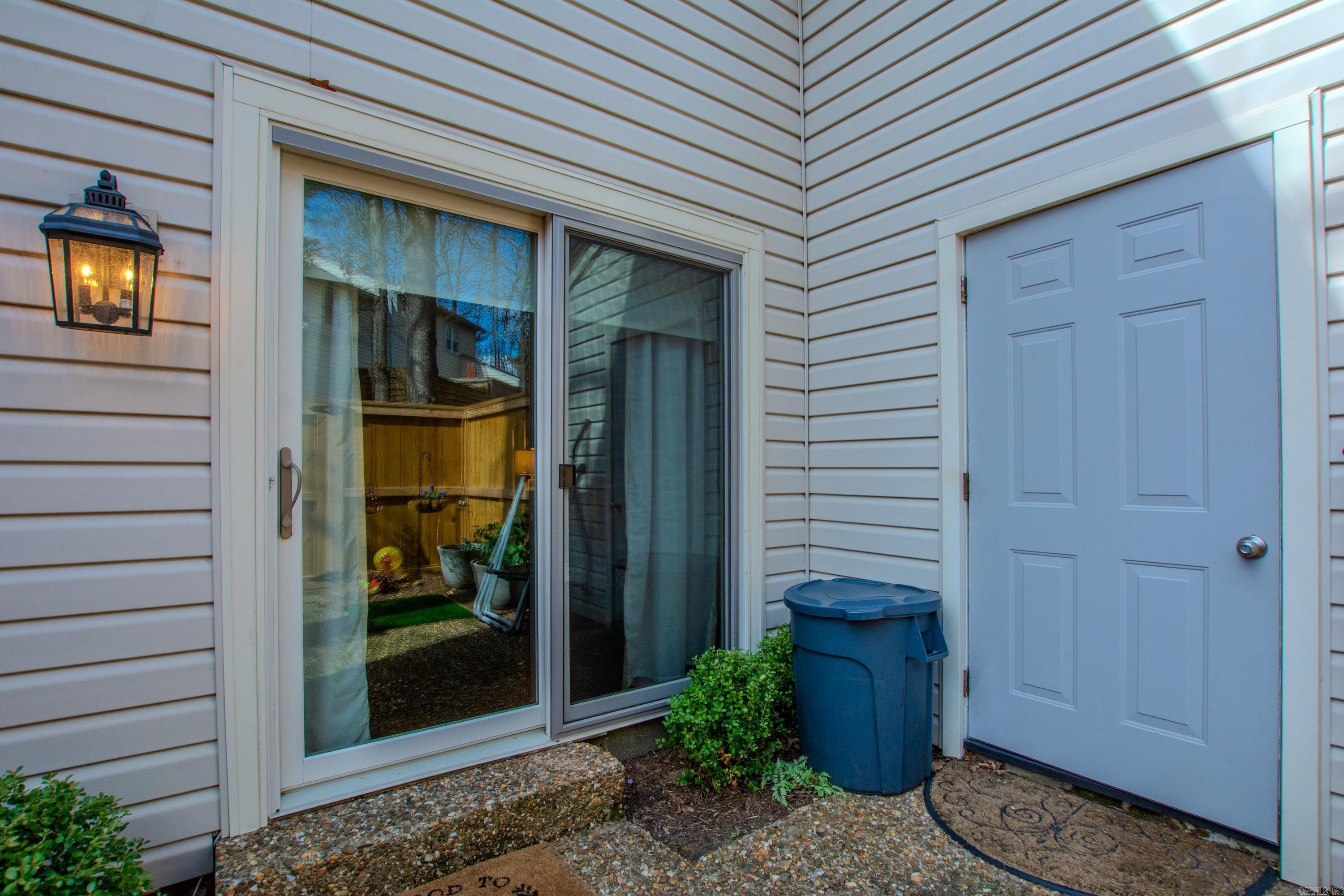 8 Kingsbridge Way Unit: Apt 8