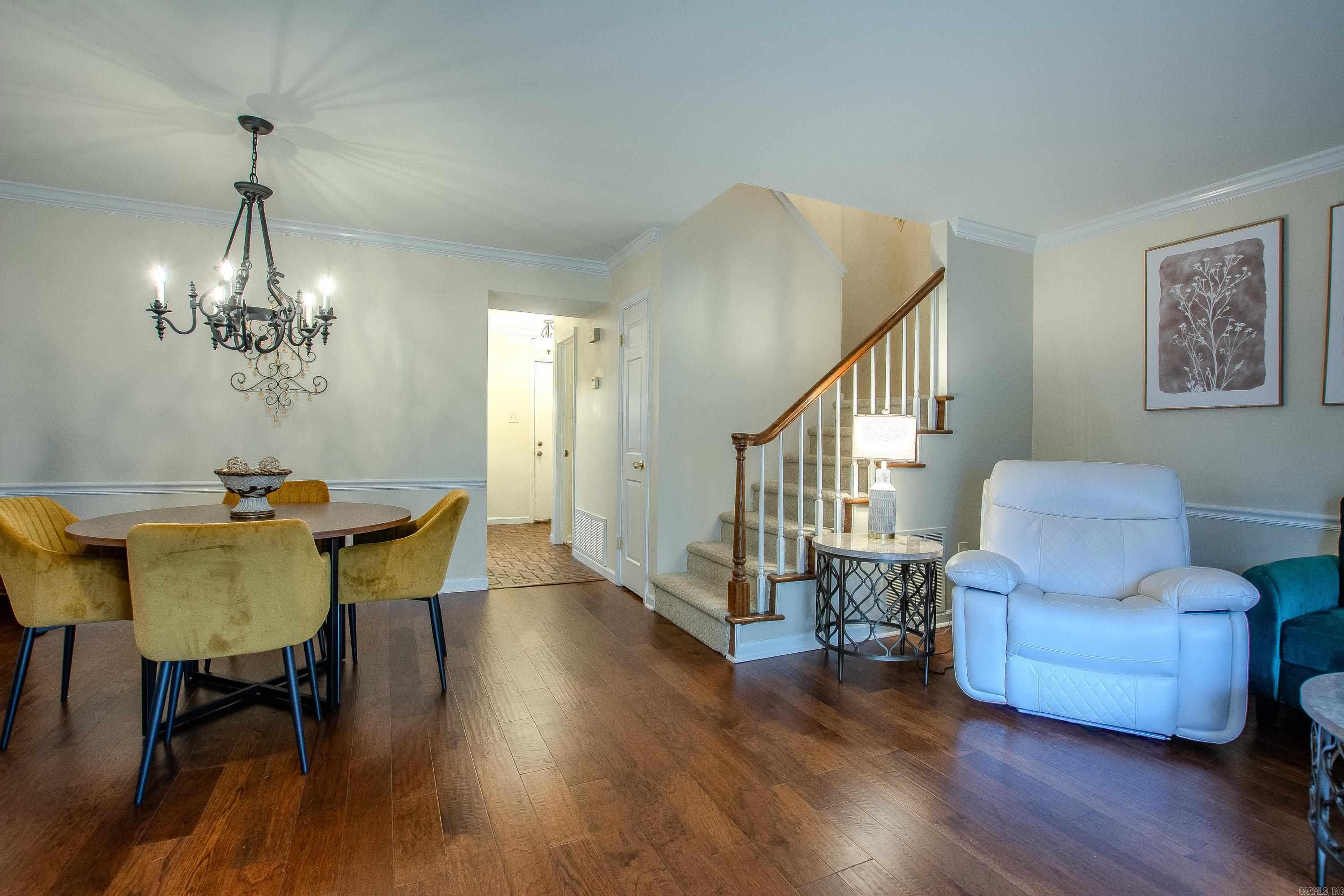 8 Kingsbridge Way Unit: Apt 8