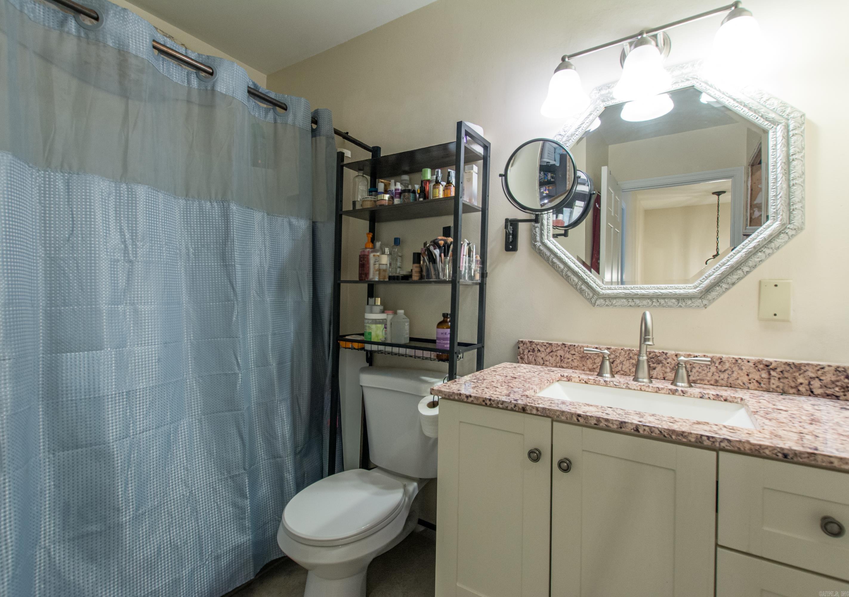 8 Kingsbridge Way Unit: Apt 8