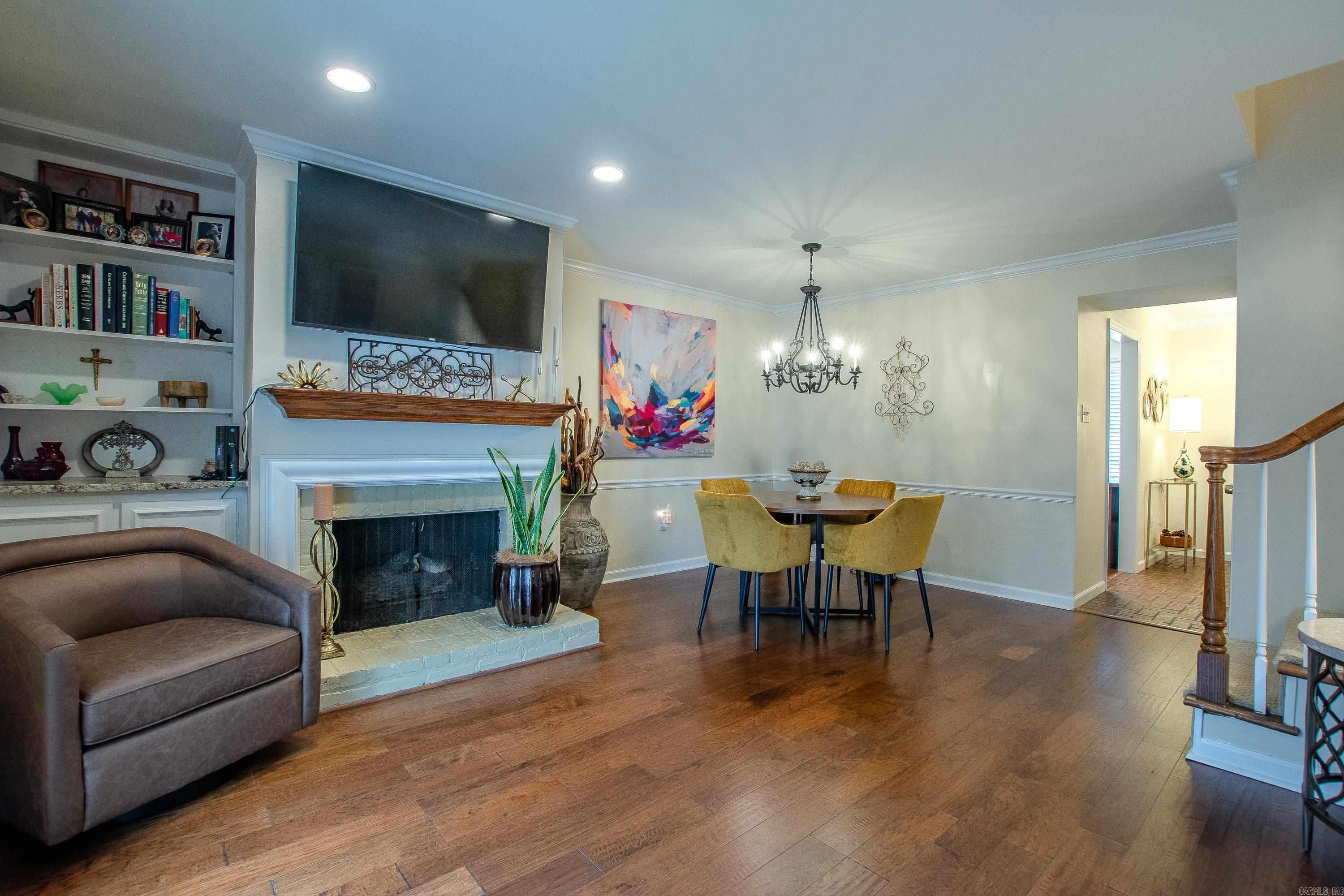 8 Kingsbridge Way Unit: Apt 8