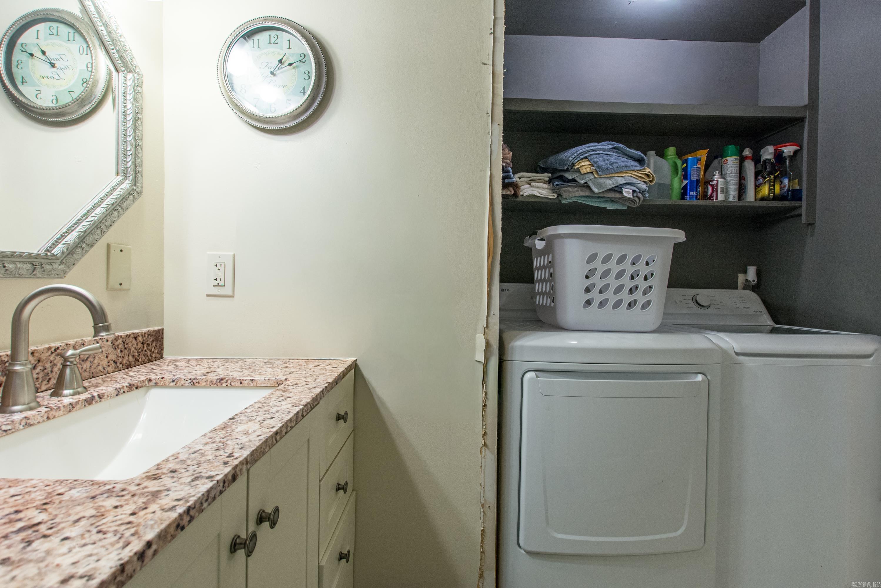8 Kingsbridge Way Unit: Apt 8