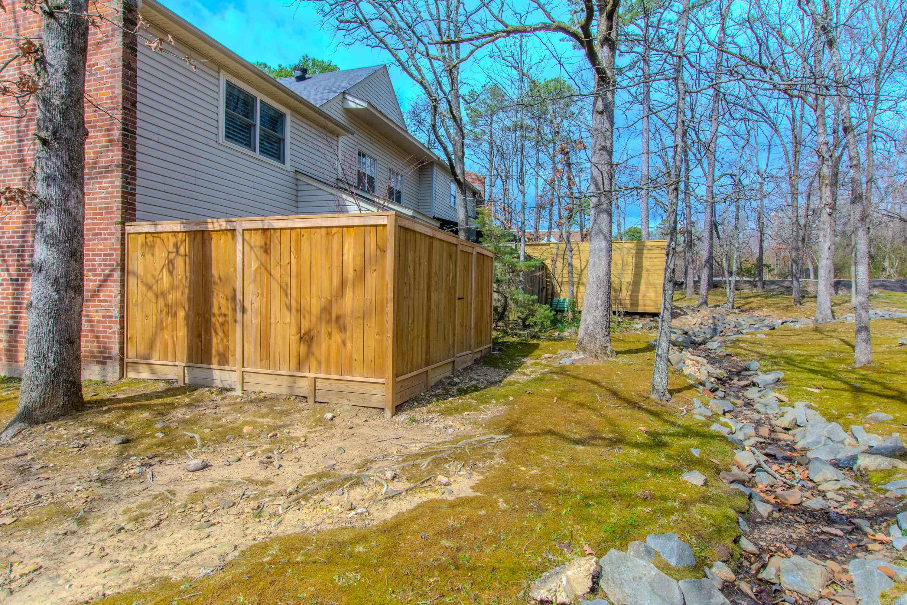 8 Kingsbridge Way Unit: Apt 8