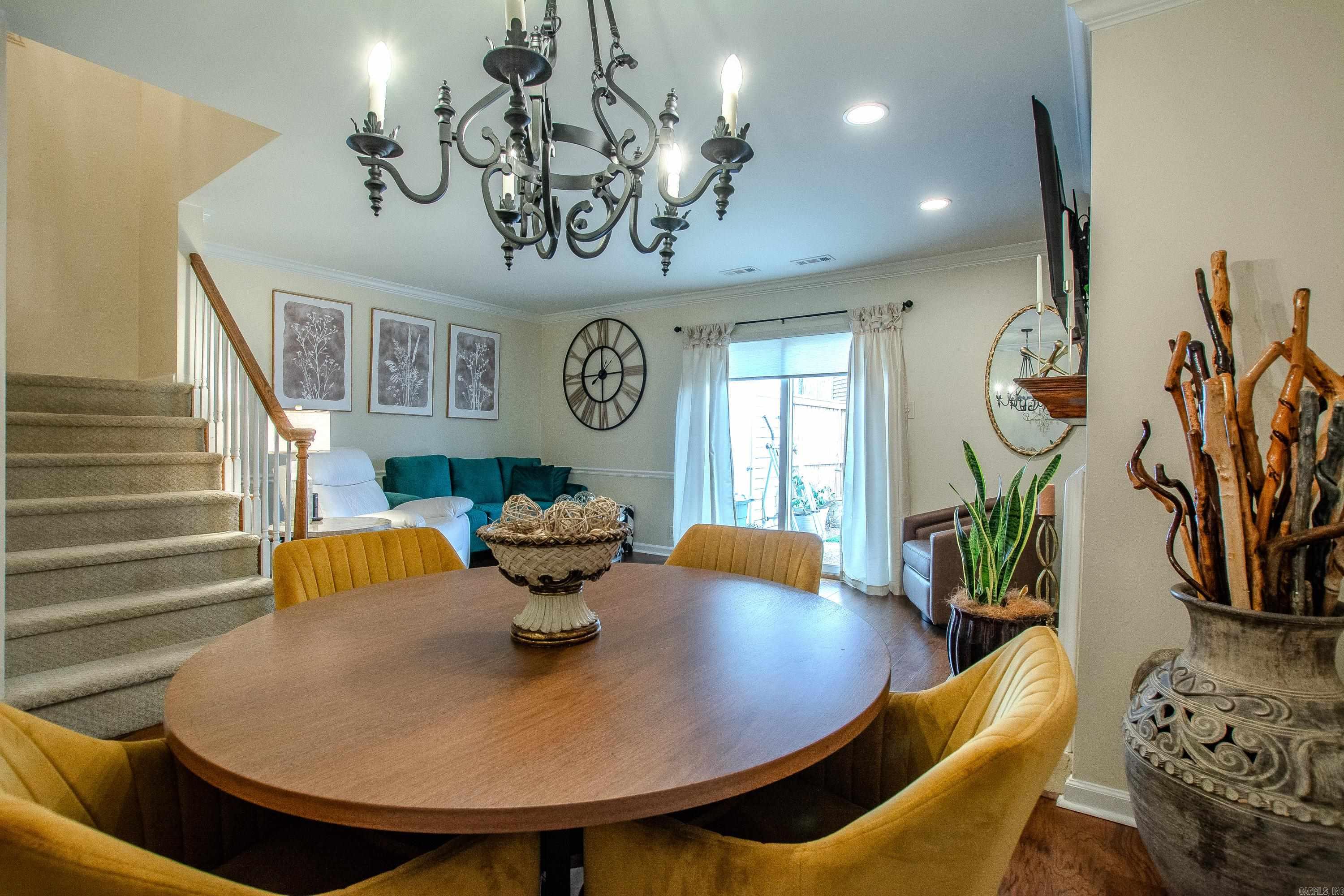 8 Kingsbridge Way Unit: Apt 8