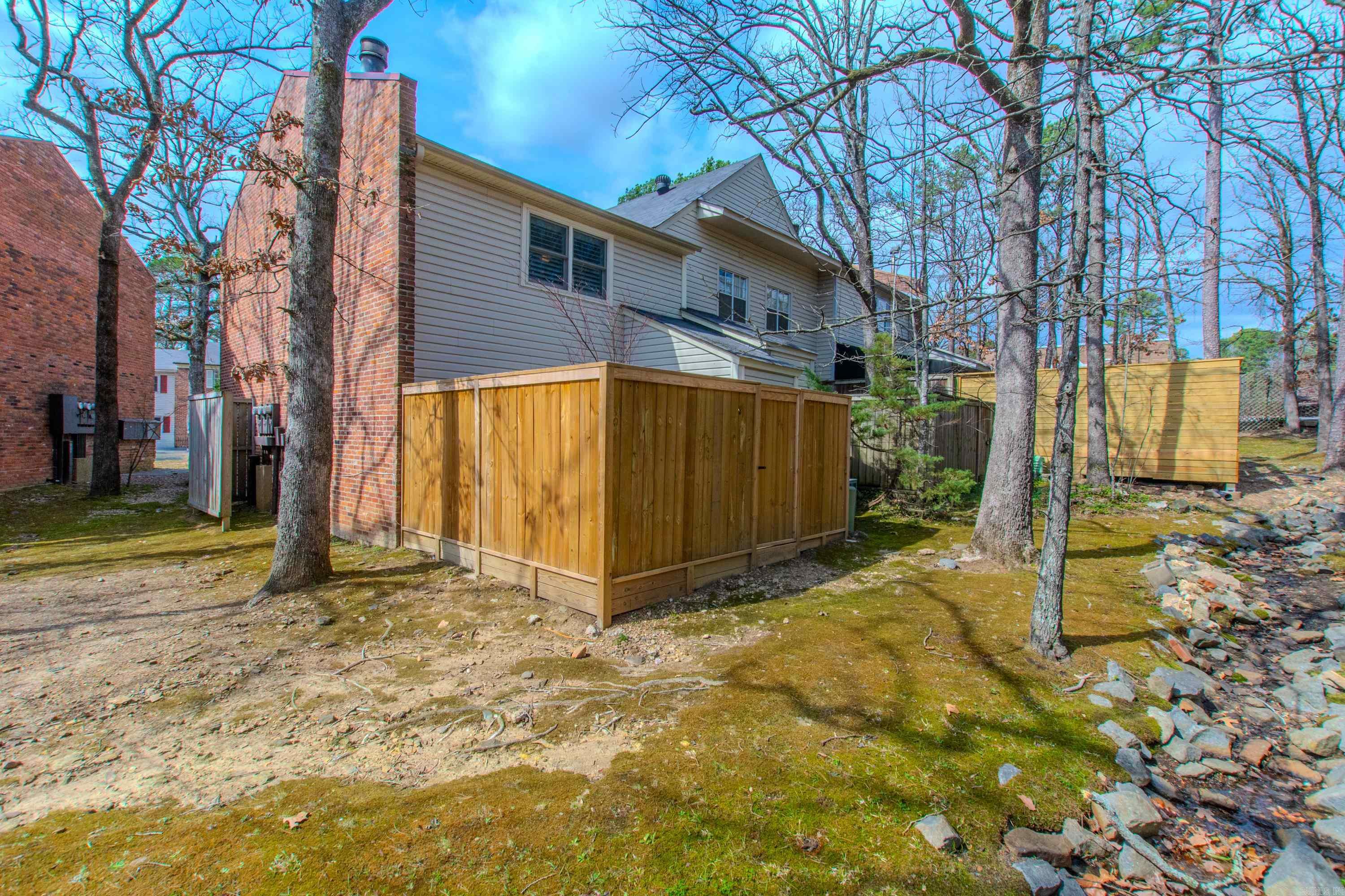 8 Kingsbridge Way Unit: Apt 8