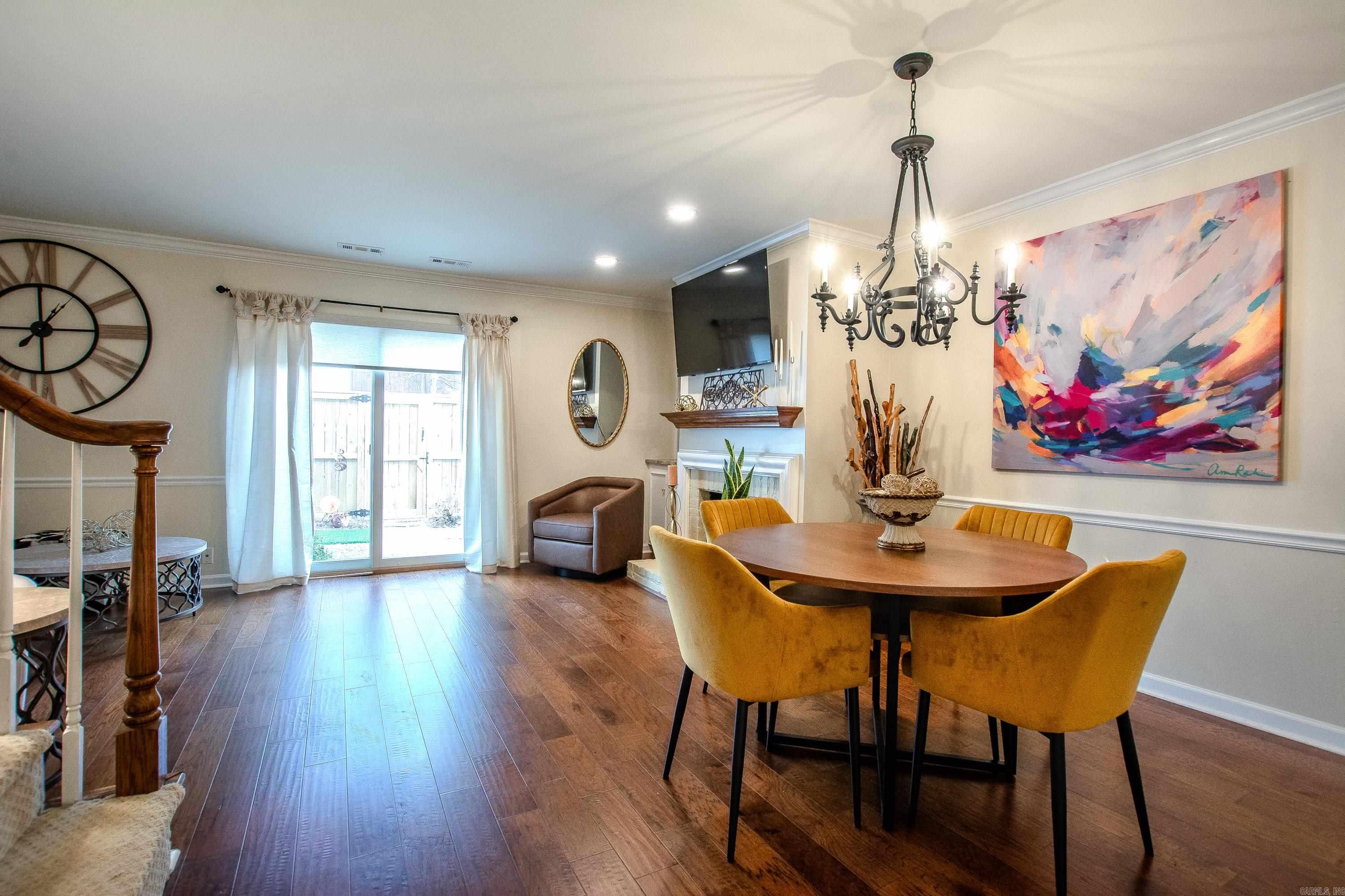 8 Kingsbridge Way Unit: Apt 8