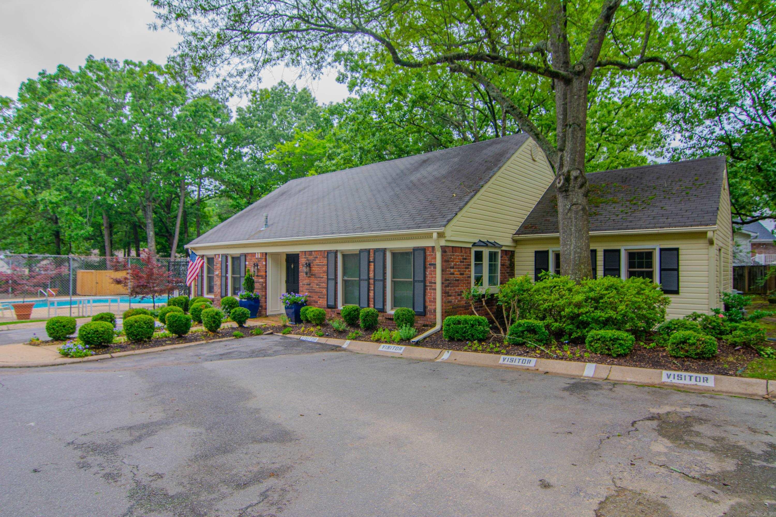 8 Kingsbridge Way Unit: Apt 8