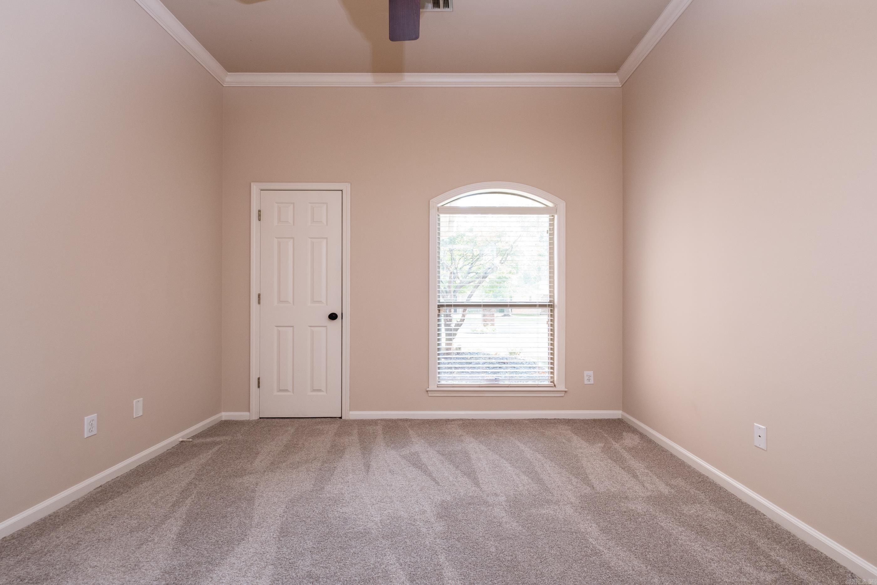 211 Chantilly Circle