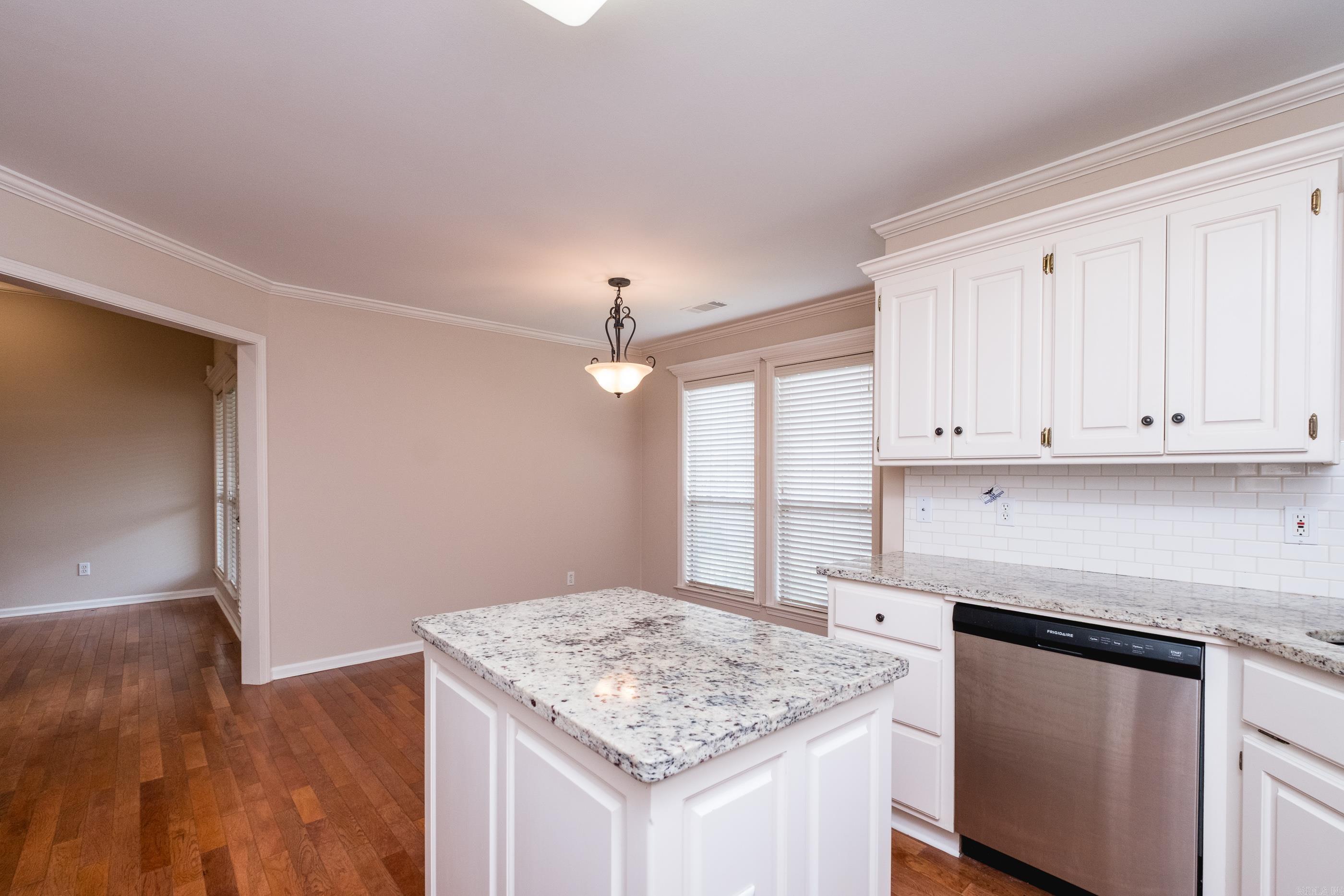211 Chantilly Circle