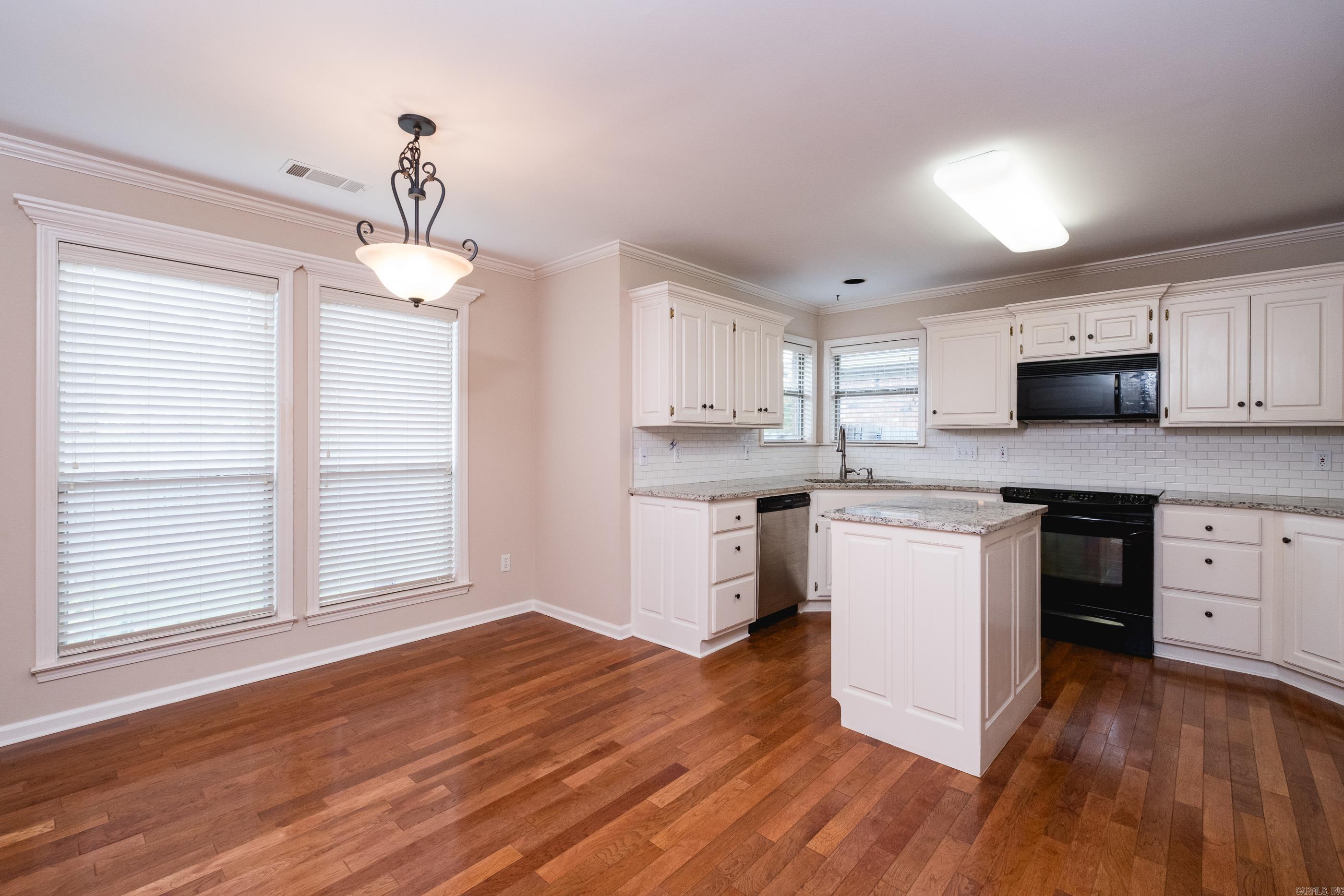 211 Chantilly Circle