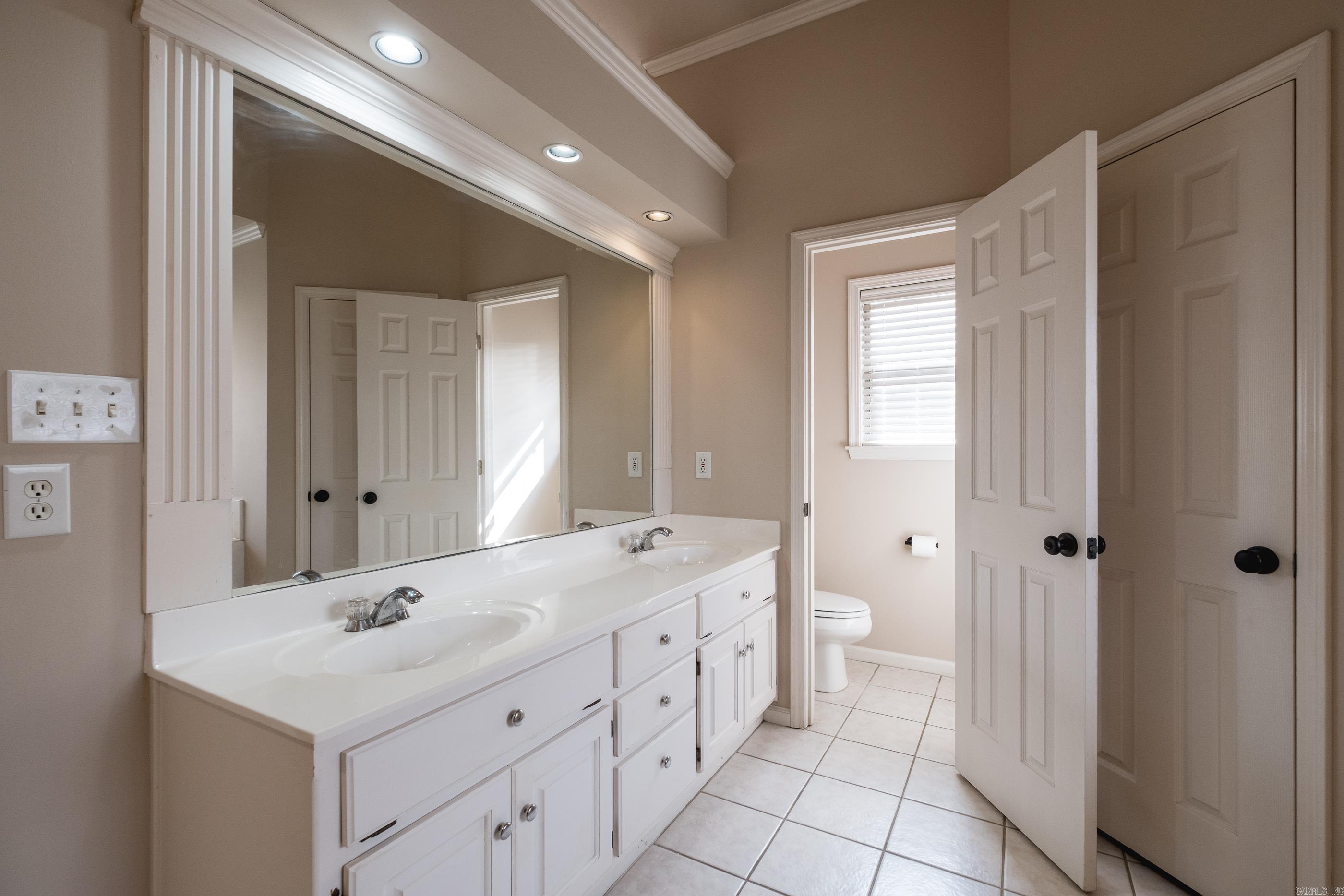 211 Chantilly Circle