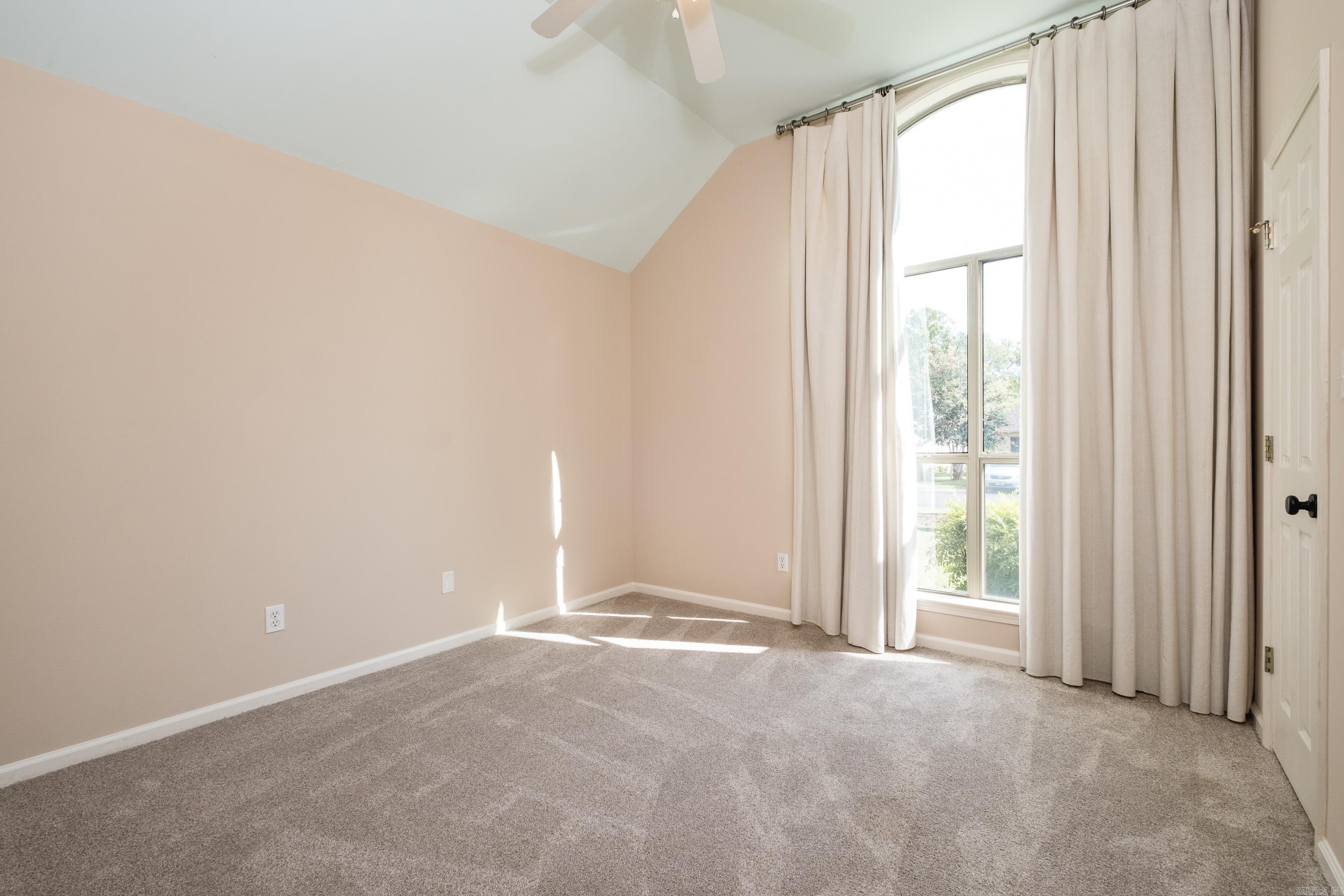 211 Chantilly Circle