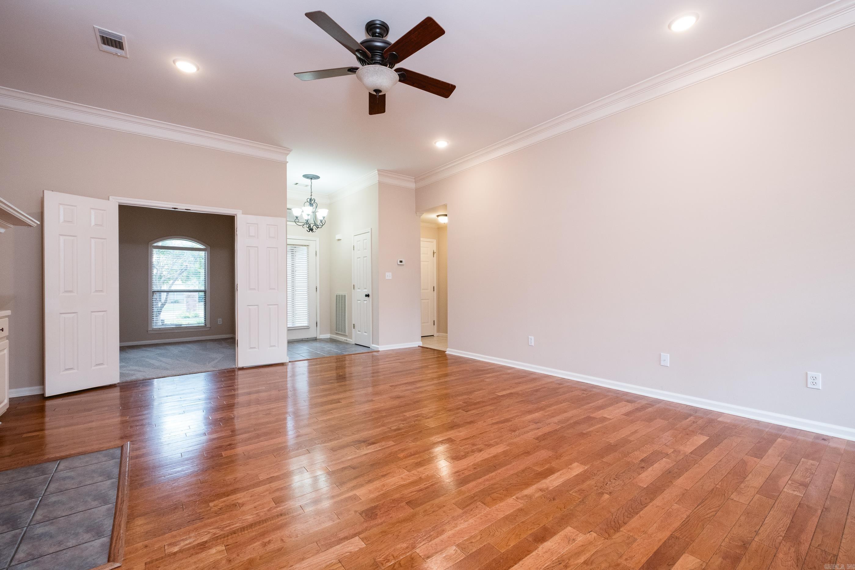211 Chantilly Circle