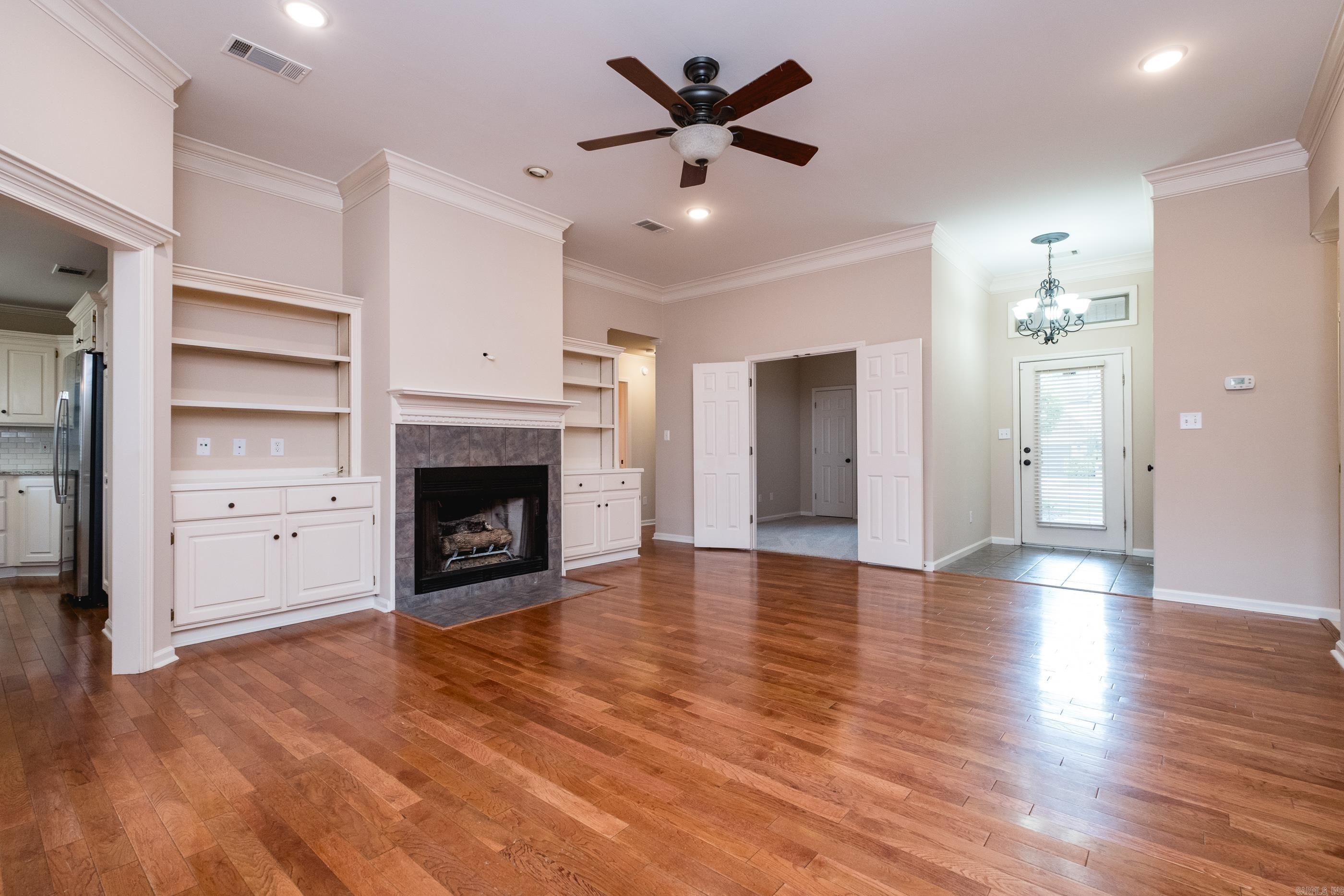 211 Chantilly Circle
