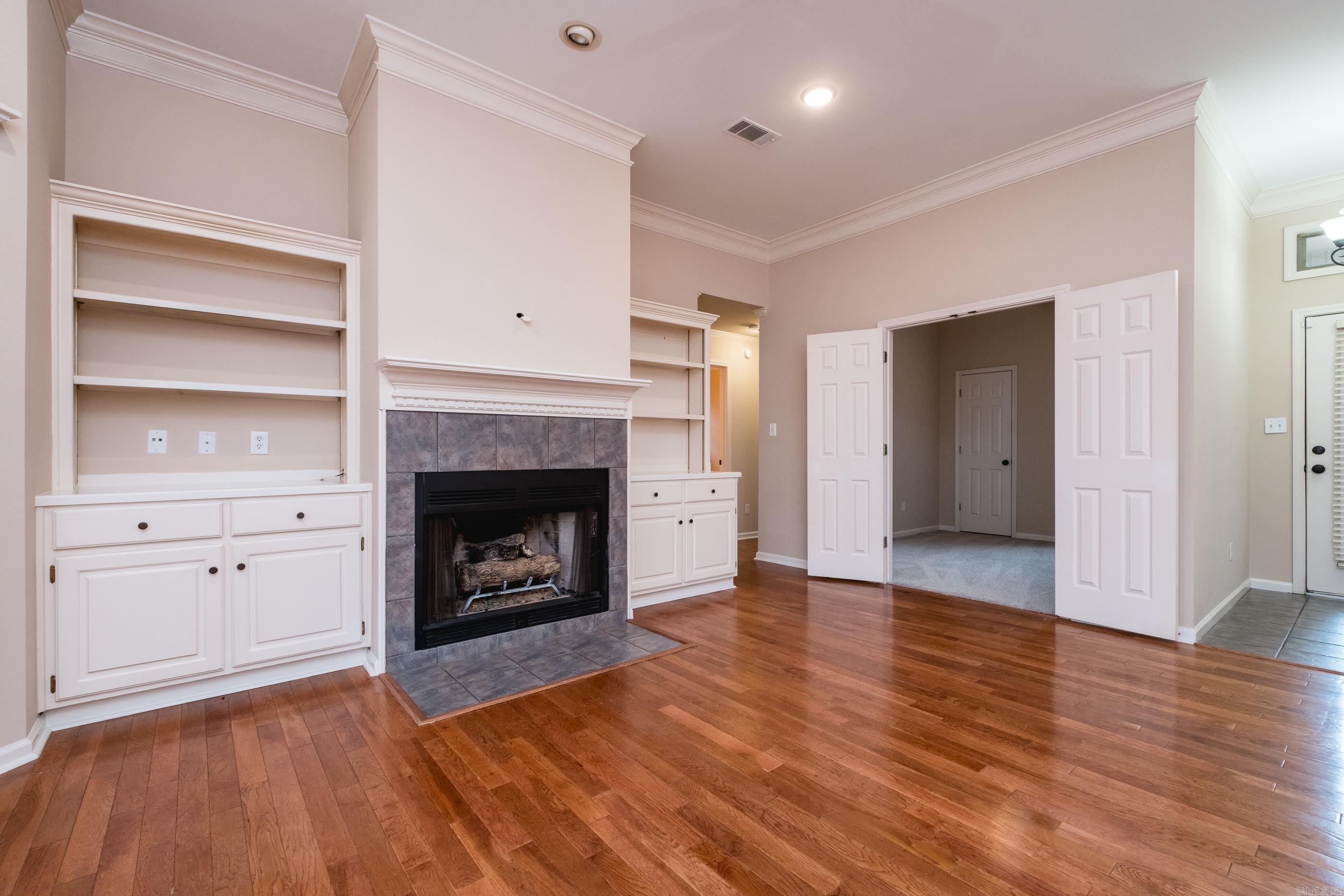211 Chantilly Circle