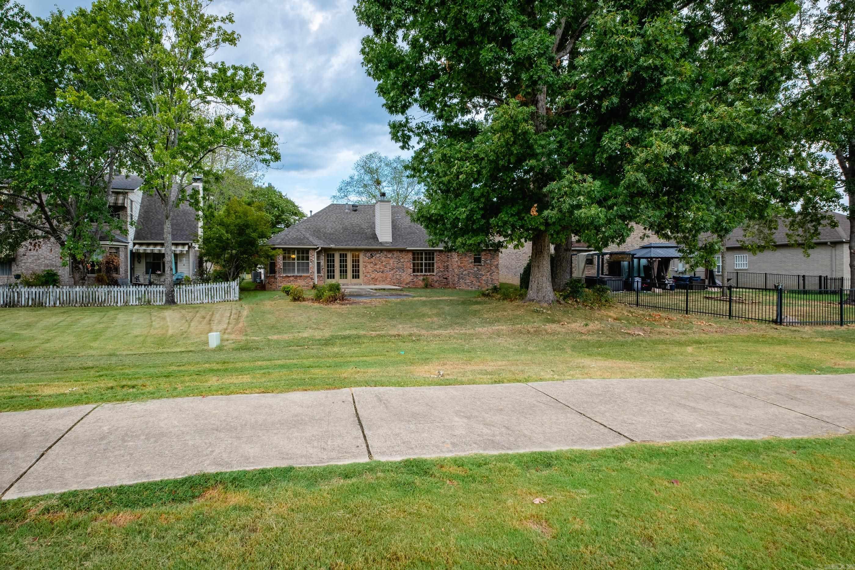210 Chantilly Circle