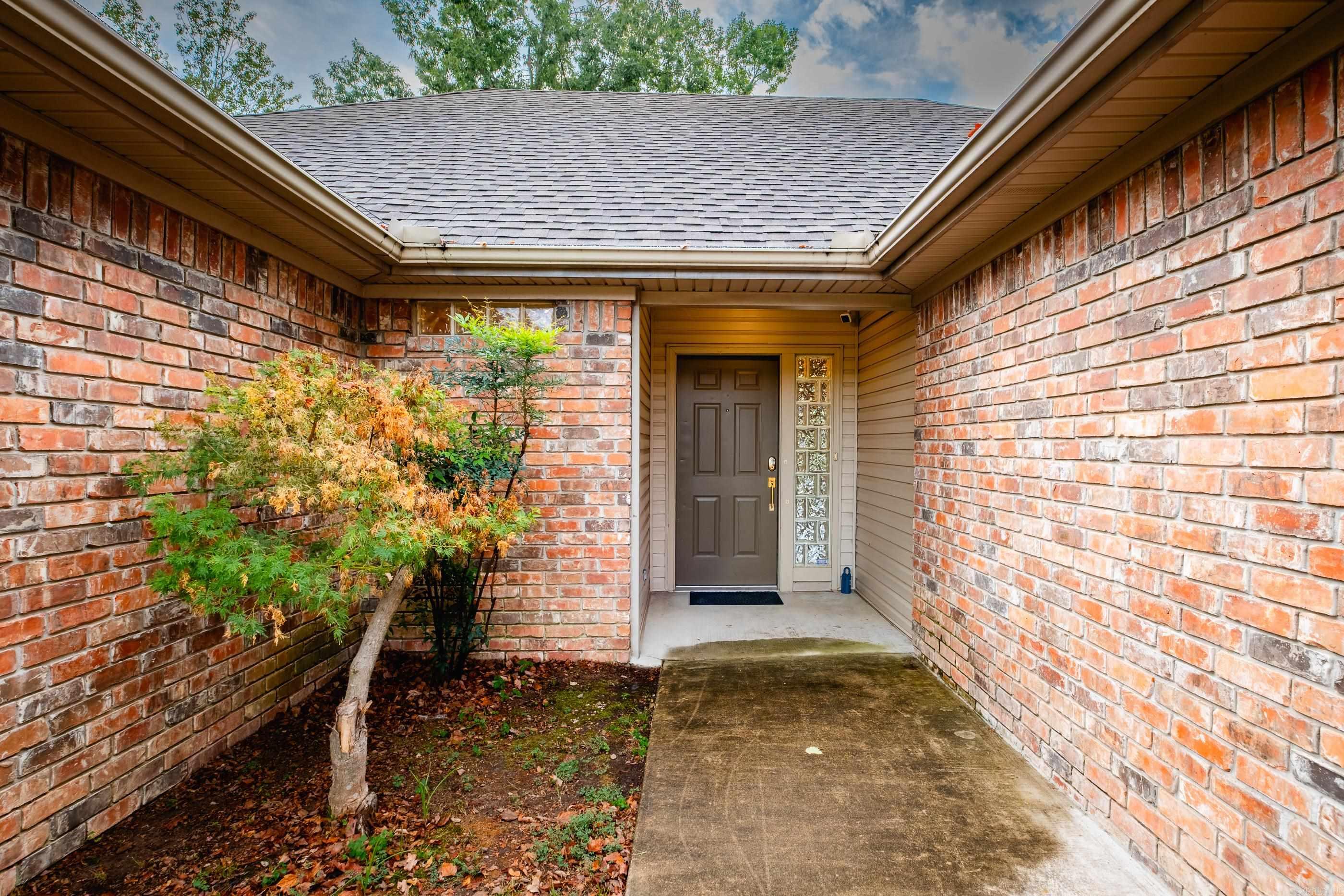 210 Chantilly Circle