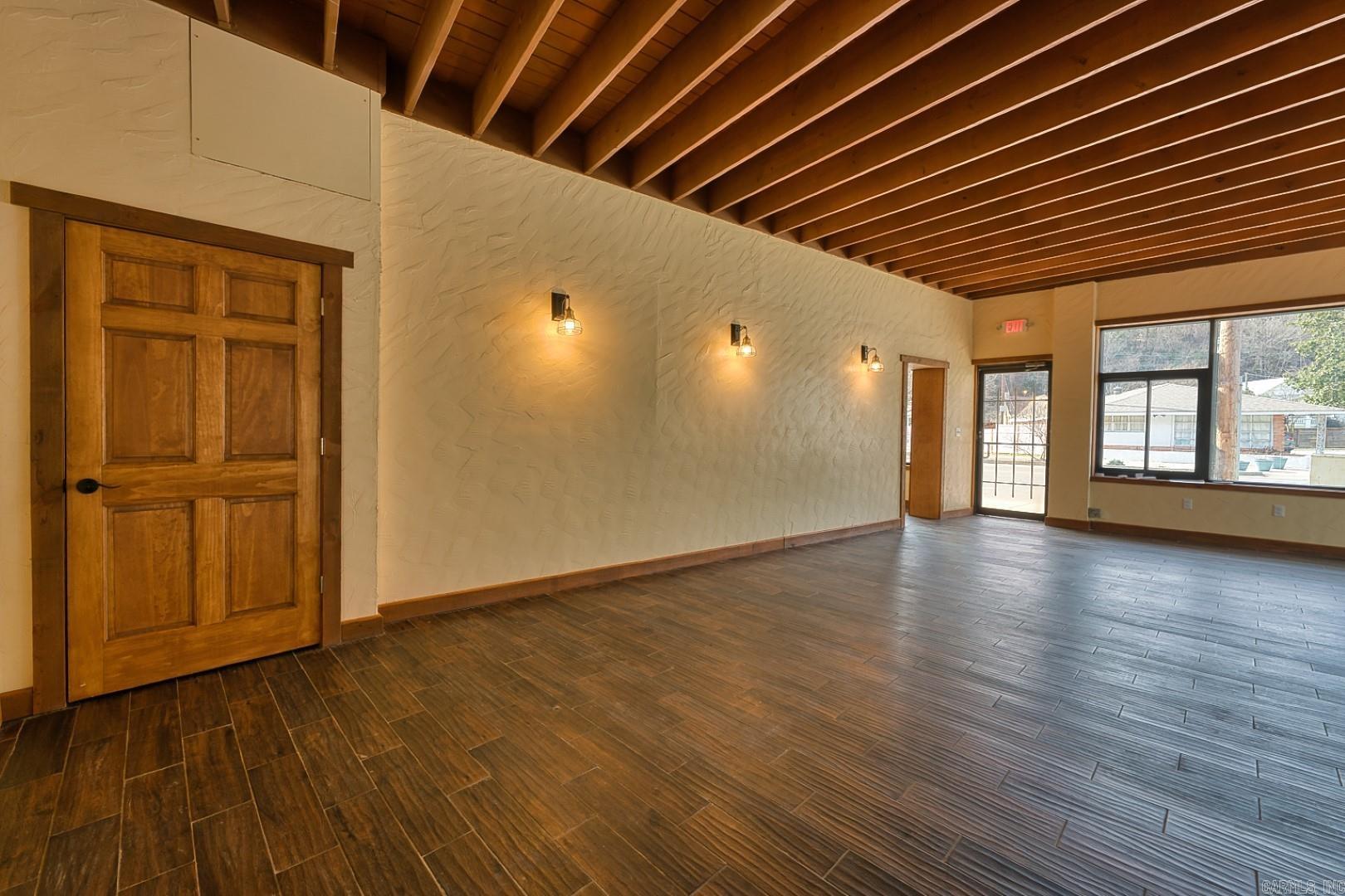 600 Park Avenue, Suites A&B