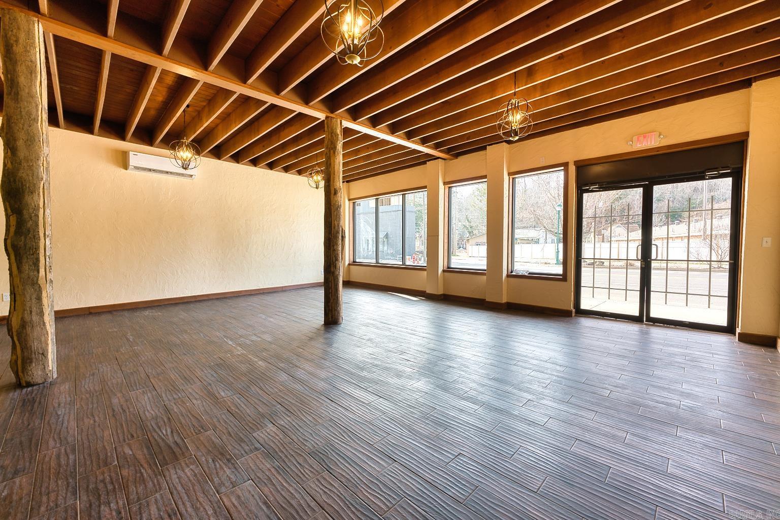 600 Park Avenue, Suites A&B