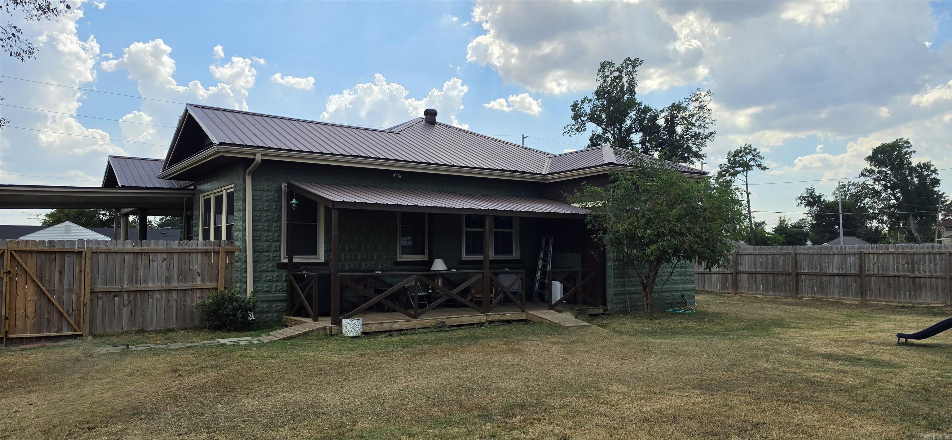 604 Jackson Ave