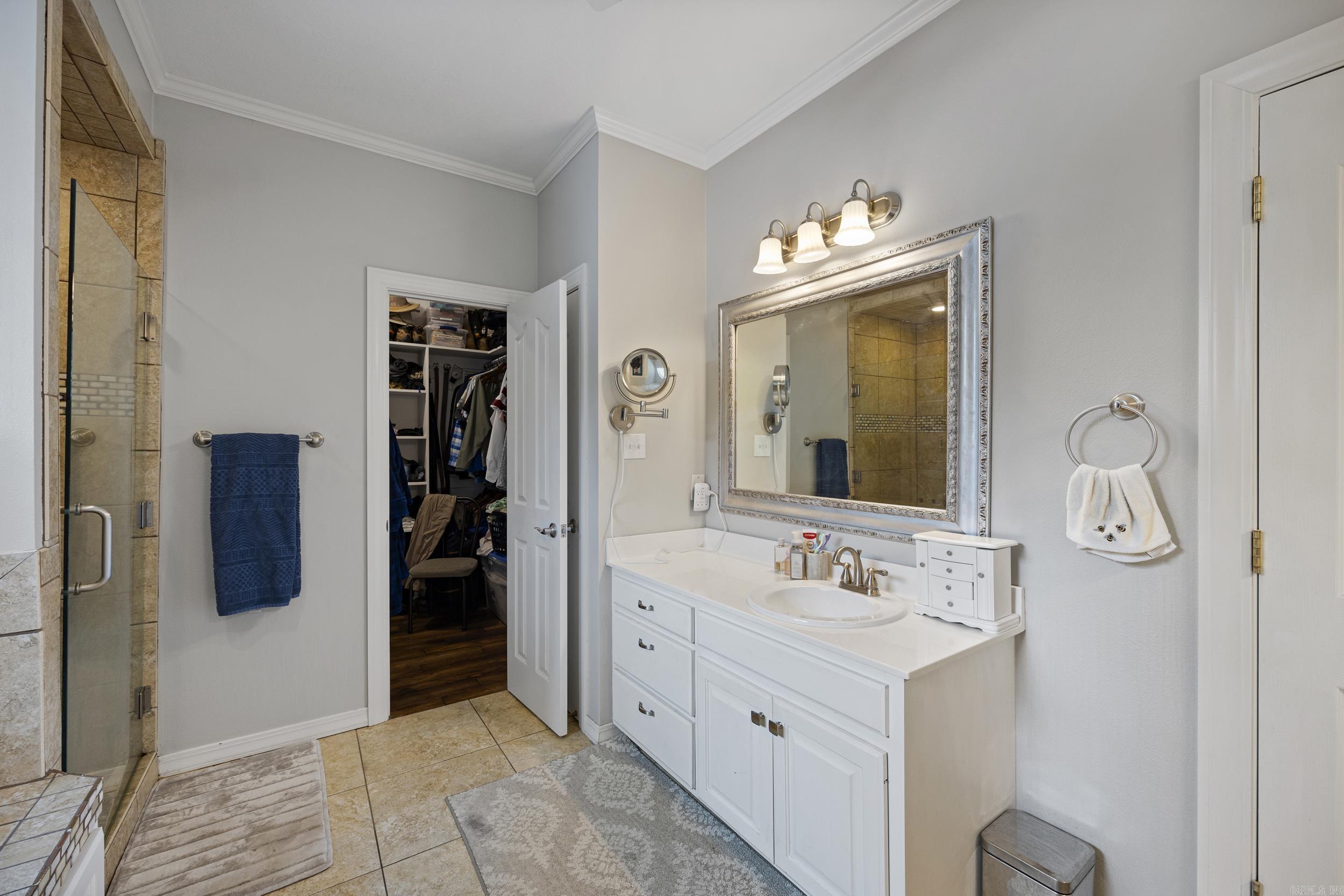 12 W Ridgeline Dr