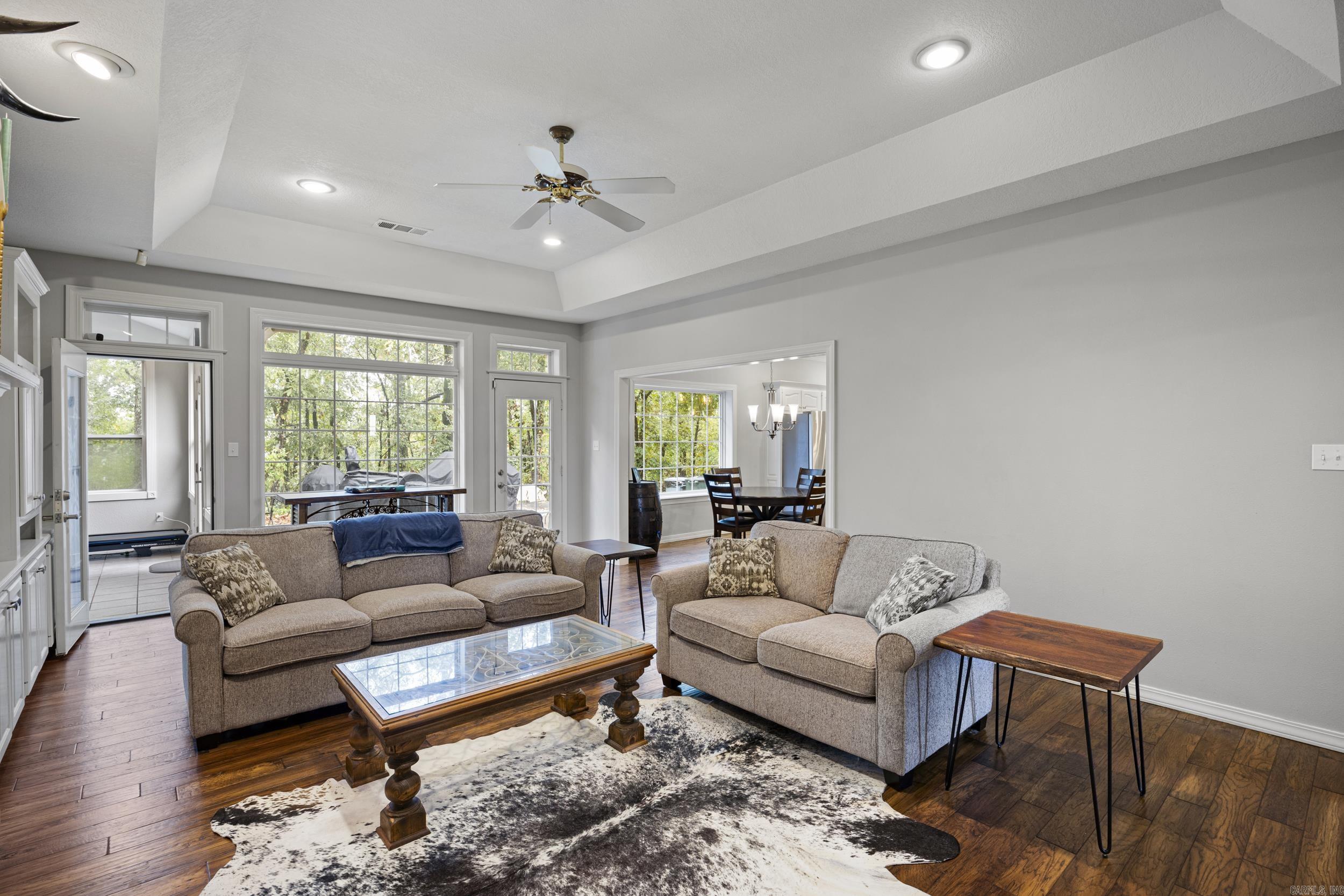 12 W Ridgeline Dr