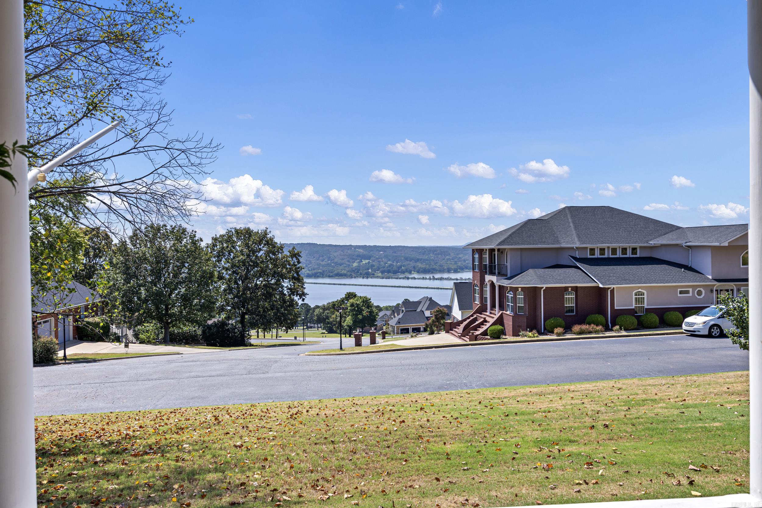 12 W Ridgeline Dr