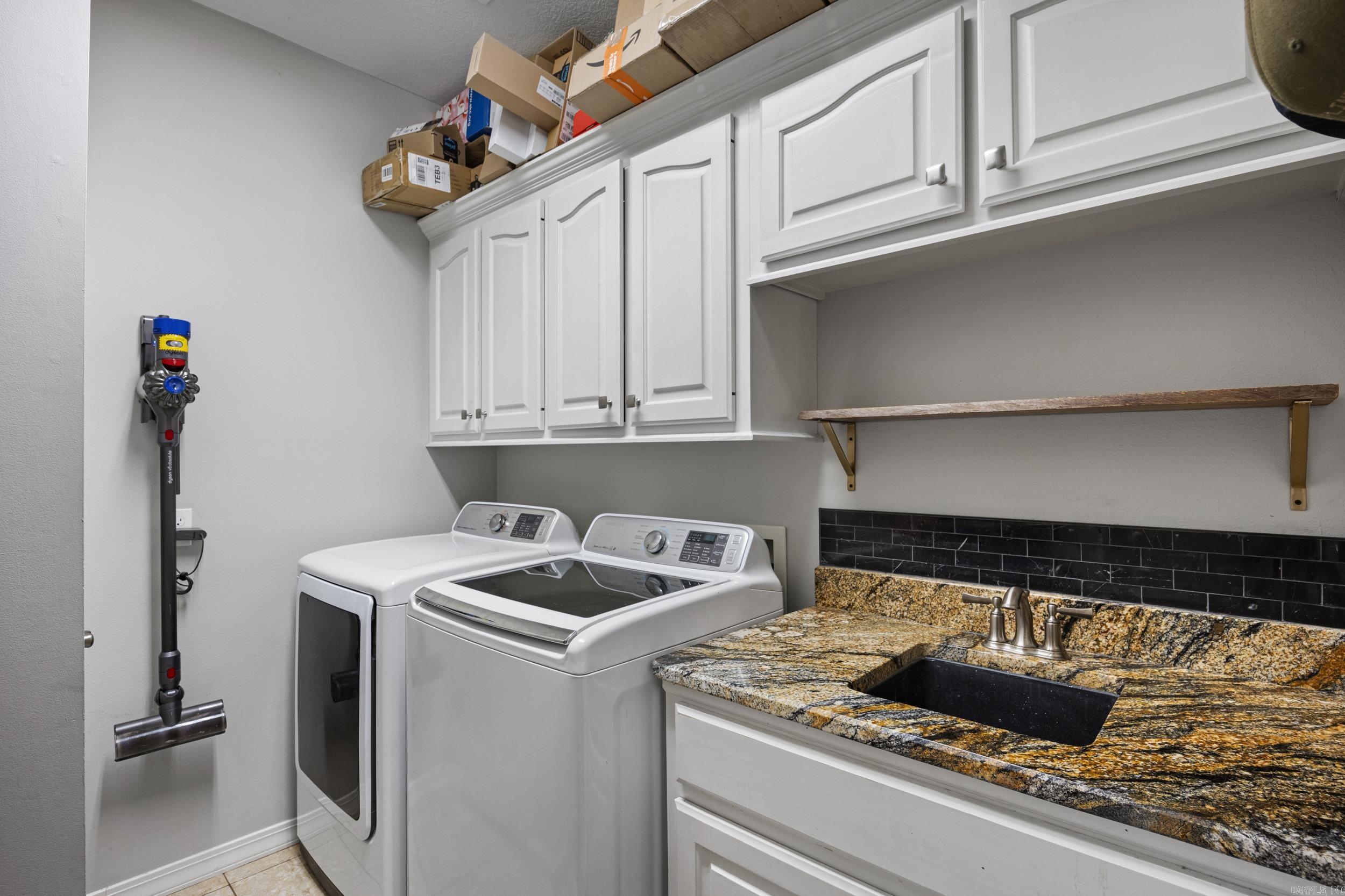 12 W Ridgeline Dr